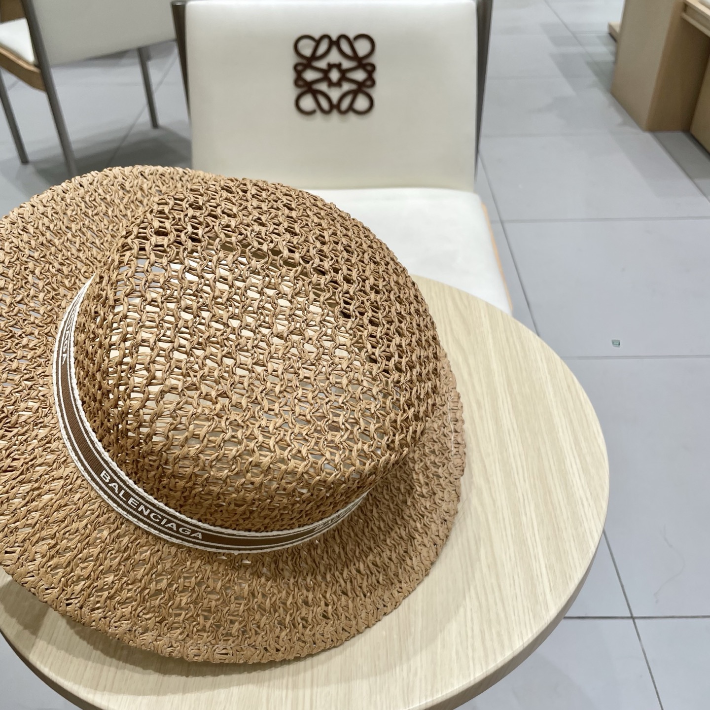 巴黎世家镂空平顶礼帽，遮阳草帽，头围57cm