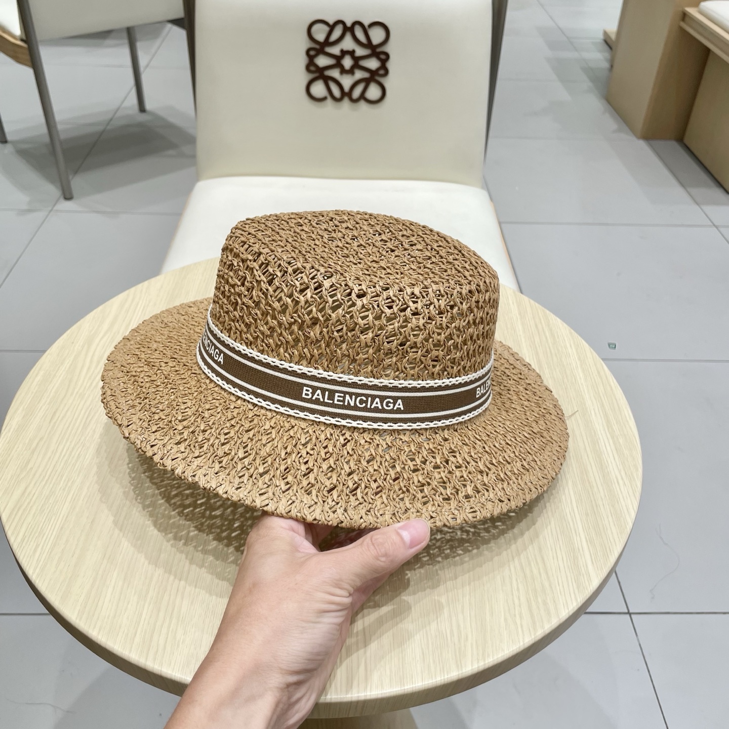 巴黎世家镂空平顶礼帽，遮阳草帽，头围57cm