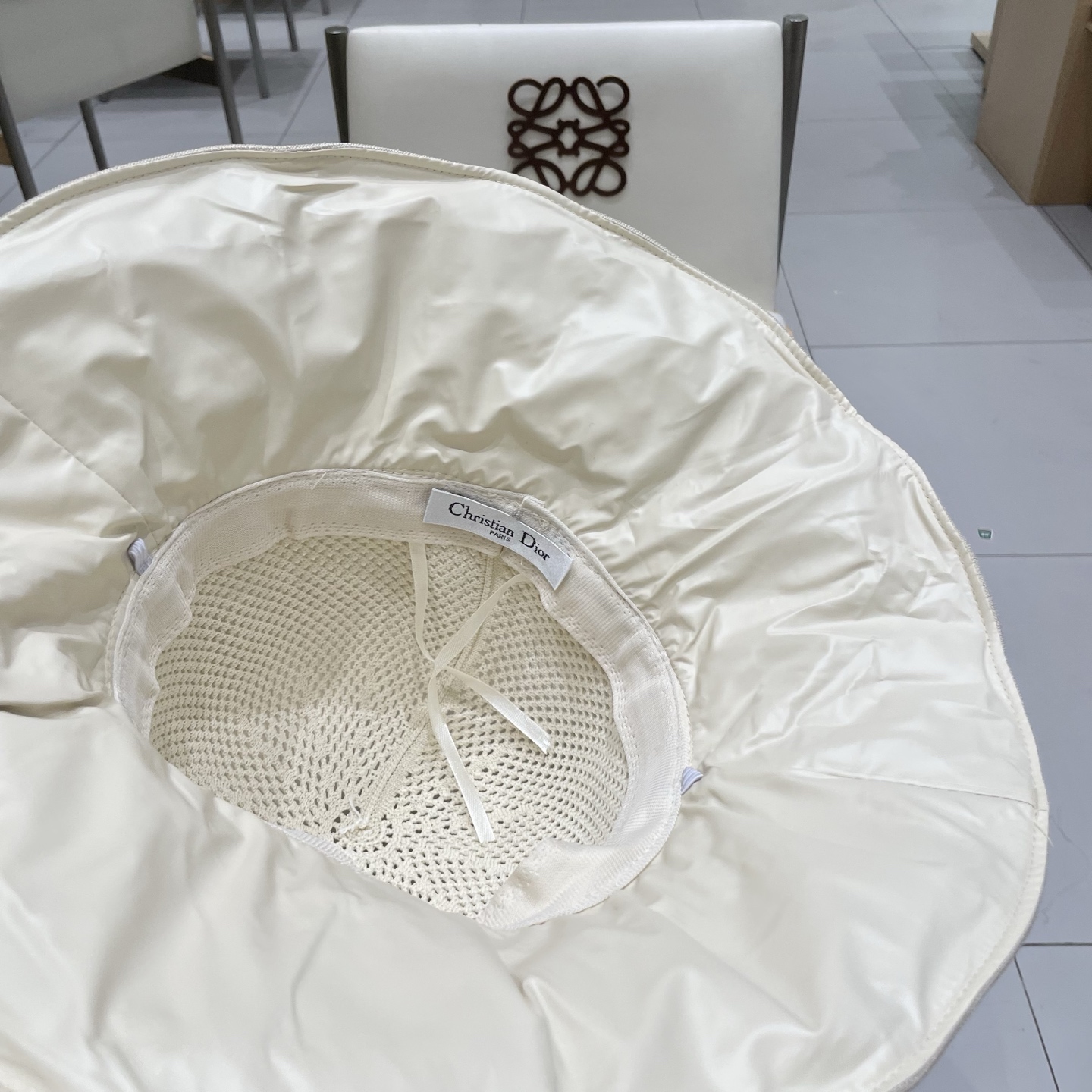 Dior(迪奥)新款原单渔夫帽， 精致純也格调很有感觉，很酷很时尚，专柜断货热门，质量超赞