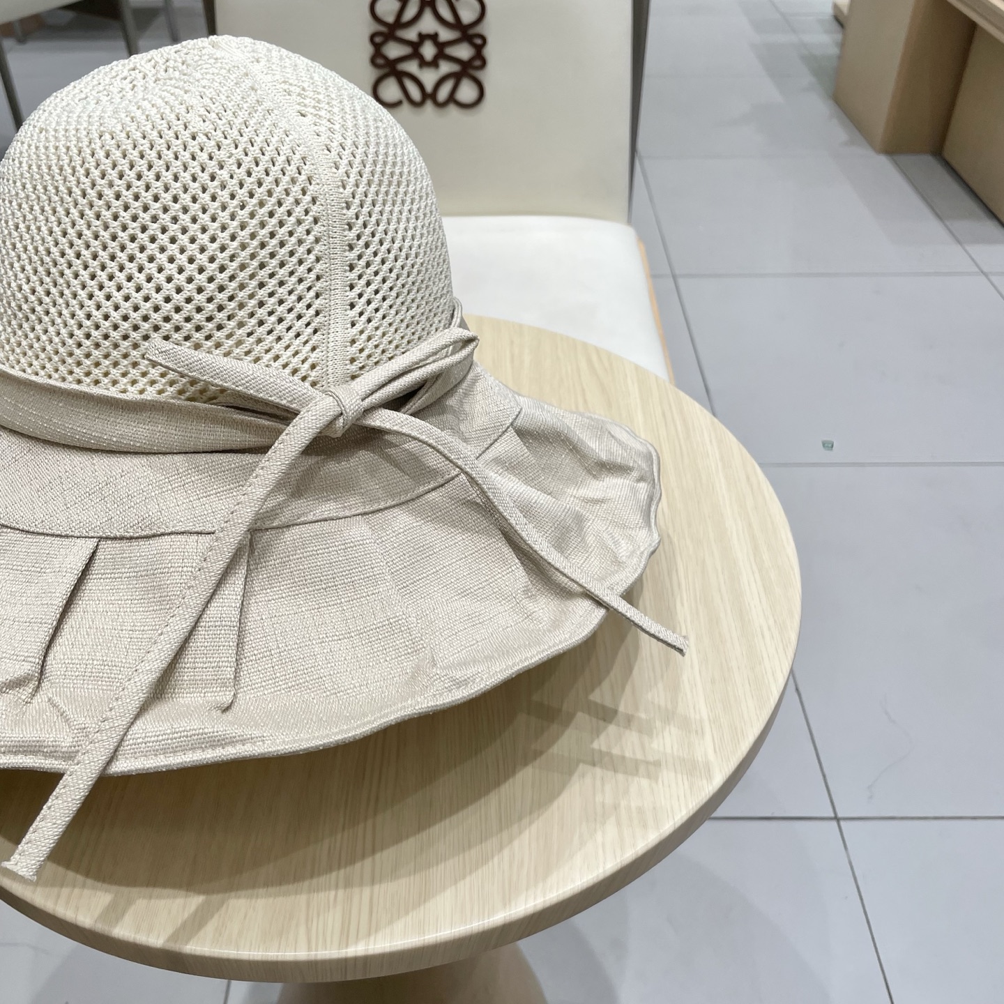 Dior(迪奥)新款原单渔夫帽， 精致純也格调很有感觉，很酷很时尚，专柜断货热门，质量超赞