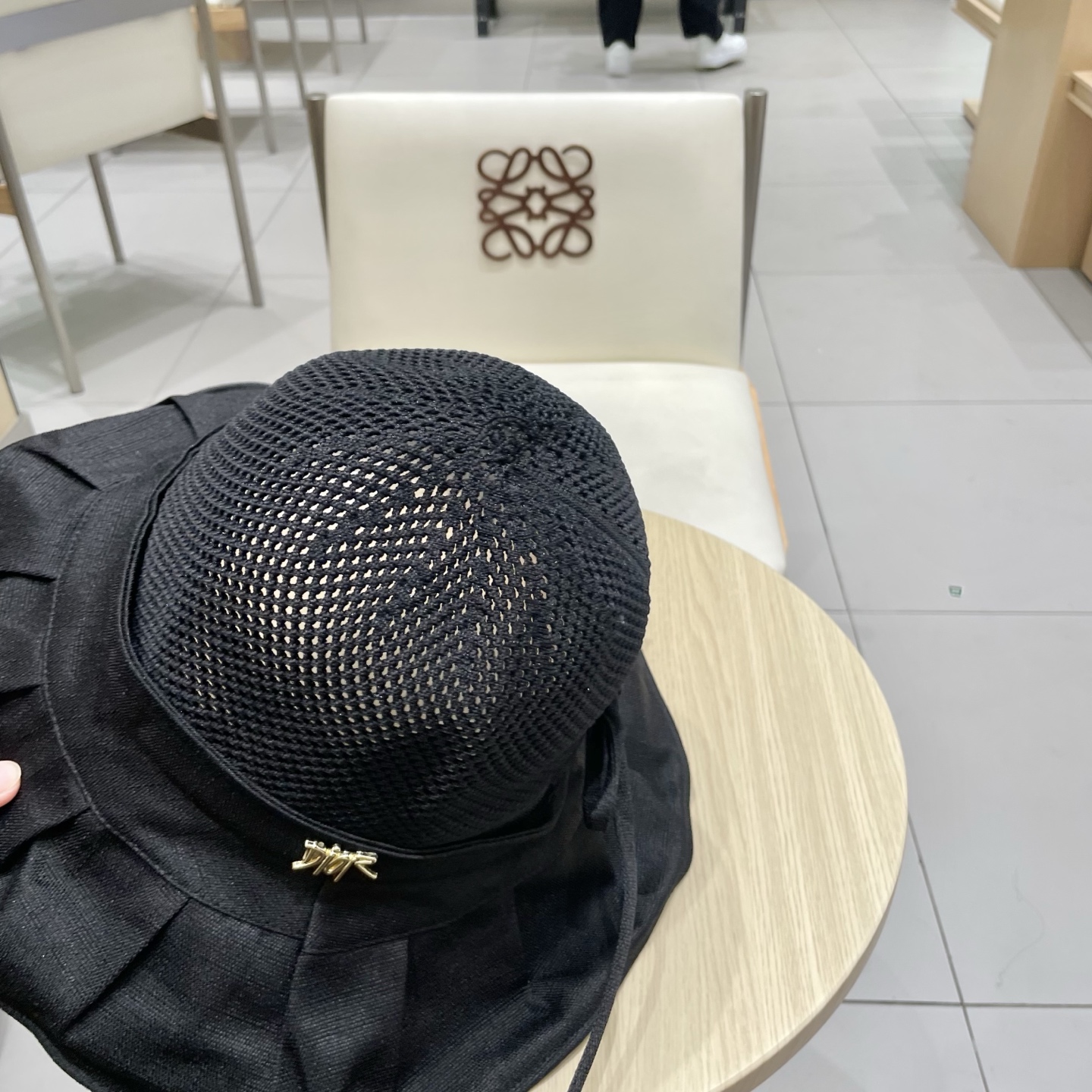 Dior(迪奥)新款原单渔夫帽， 精致純也格调很有感觉，很酷很时尚，专柜断货热门，质量超赞