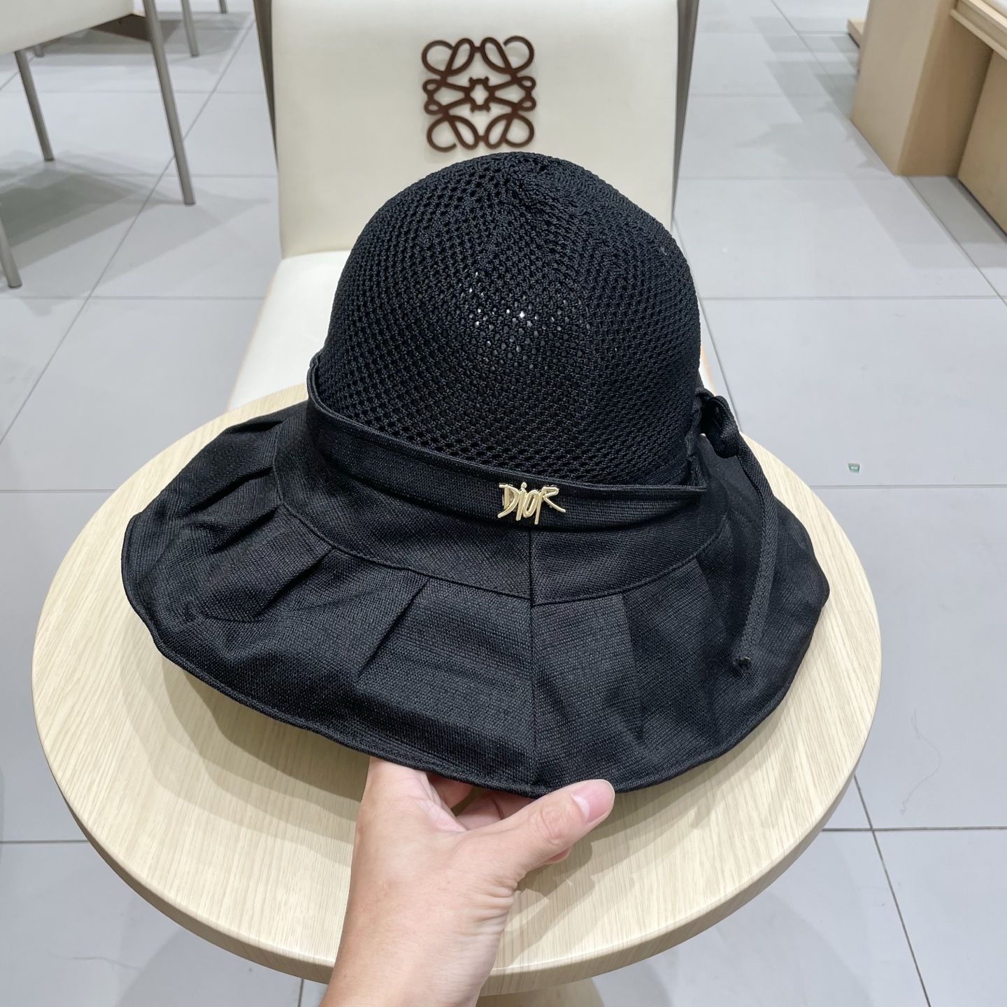 Dior(迪奥)新款原单渔夫帽， 精致純也格调很有感觉，很酷很时尚，专柜断货热门，质量超赞