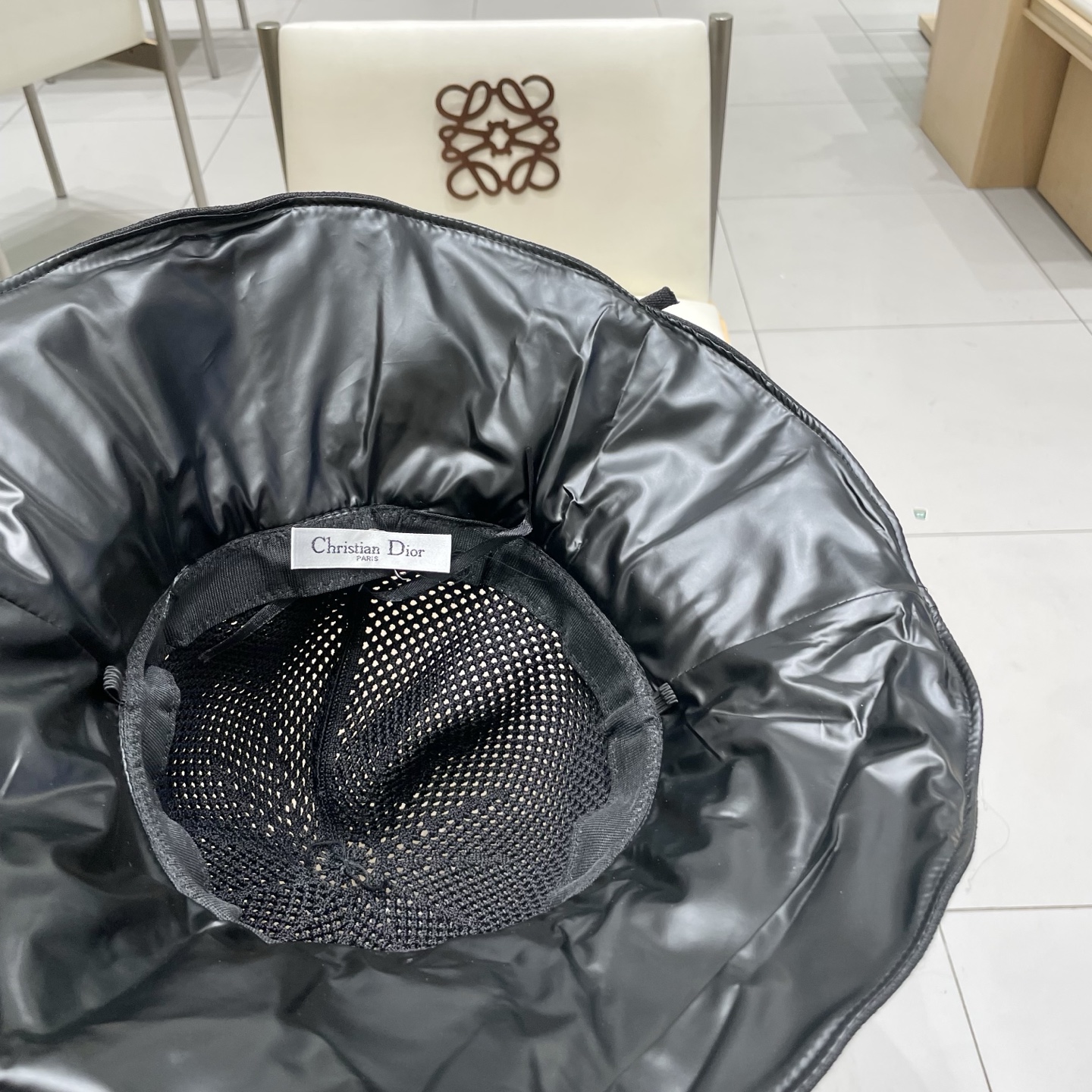 Dior(迪奥)新款原单渔夫帽， 精致純也格调很有感觉，很酷很时尚，专柜断货热门，质量超赞