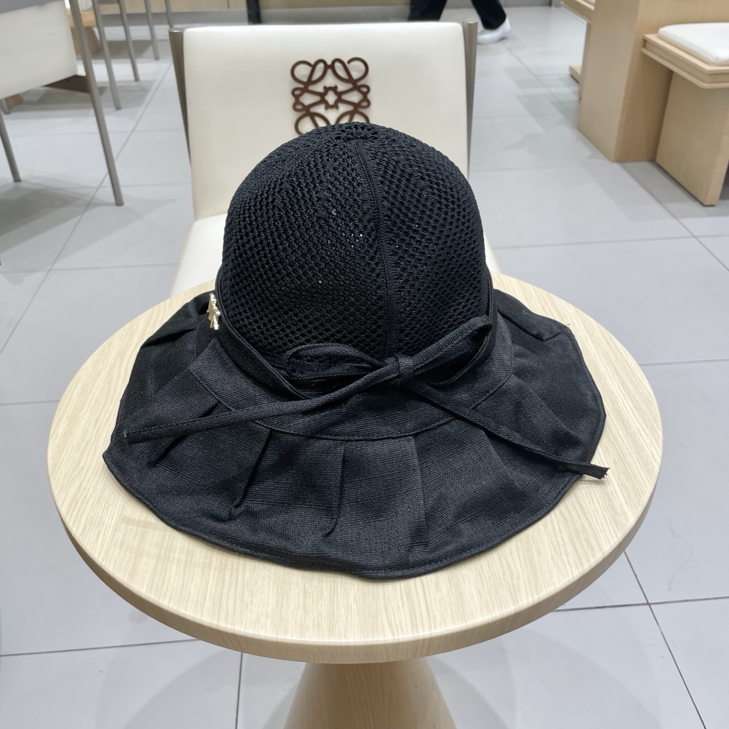 Dior(迪奥)新款原单渔夫帽， 精致純也格调很有感觉，很酷很时尚，专柜断货热门，质量超赞