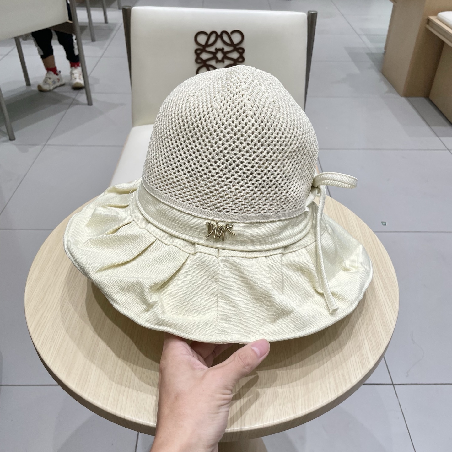 Dior(迪奥)新款原单渔夫帽， 精致純也格调很有感觉，很酷很时尚，专柜断货热门，质量超赞