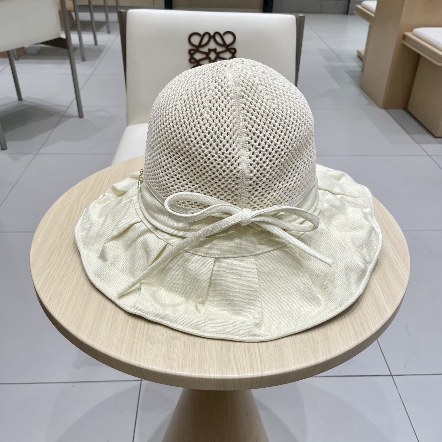 Dior(迪奥)新款原单渔夫帽， 精致純也格调很有感觉，很酷很时尚，专柜断货热门，质量超赞