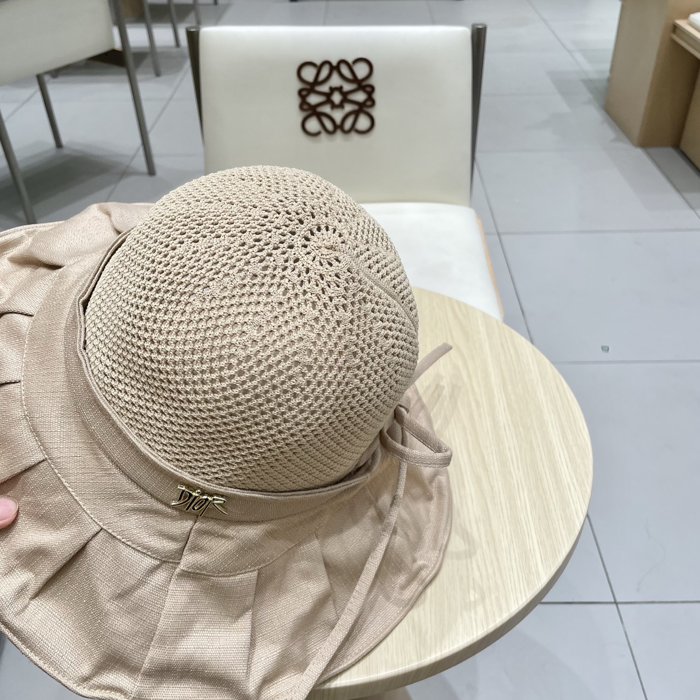 Dior(迪奥)新款原单渔夫帽， 精致純也格调很有感觉，很酷很时尚，专柜断货热门，质量超赞