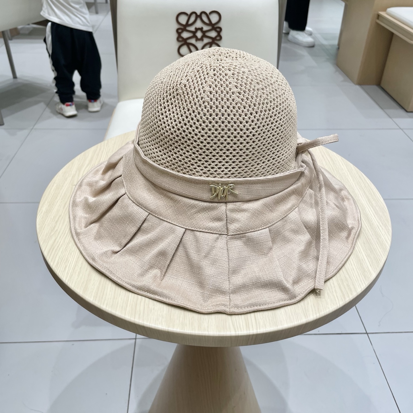 Dior(迪奥)新款原单渔夫帽， 精致純也格调很有感觉，很酷很时尚，专柜断货热门，质量超赞