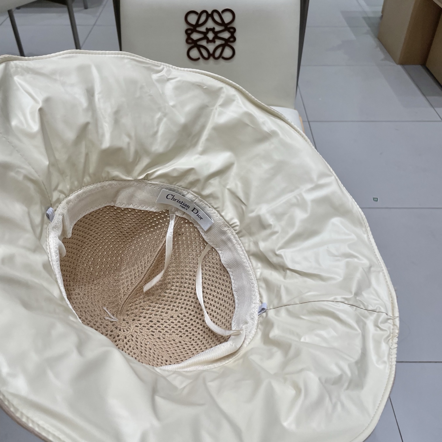 Dior(迪奥)新款原单渔夫帽， 精致純也格调很有感觉，很酷很时尚，专柜断货热门，质量超赞