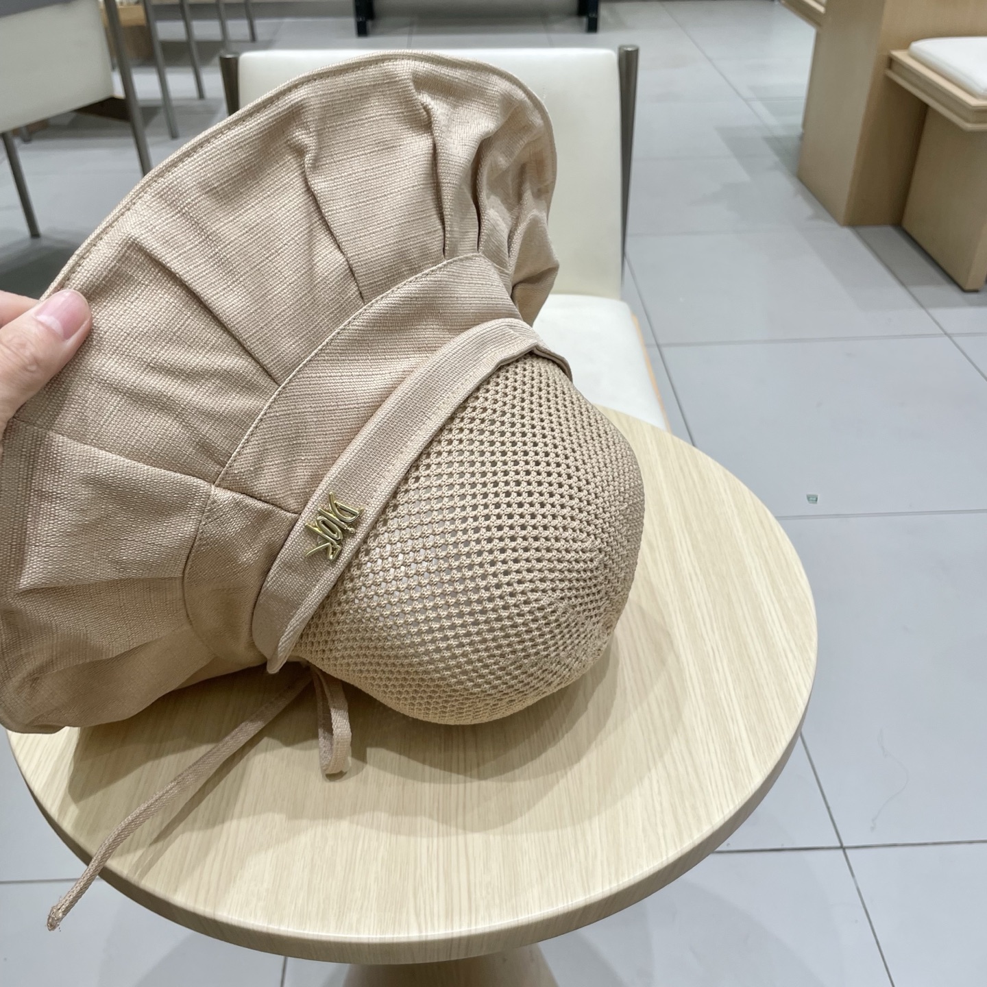 Dior(迪奥)新款原单渔夫帽， 精致純也格调很有感觉，很酷很时尚，专柜断货热门，质量超赞