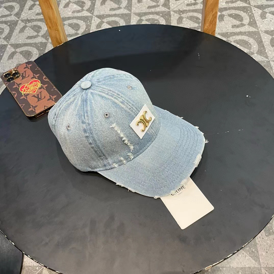   CELINE 塞琳 新款 🆕 棒球帽 🧢 
原单棒球帽 🧢原版1.1复刻 （对比 🆚 市场通货 
l