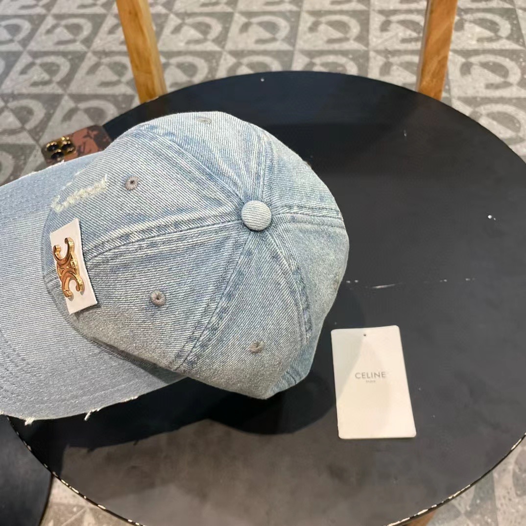   CELINE 塞琳 新款 🆕 棒球帽 🧢 
原单棒球帽 🧢原版1.1复刻 （对比 🆚 市场通货 
l