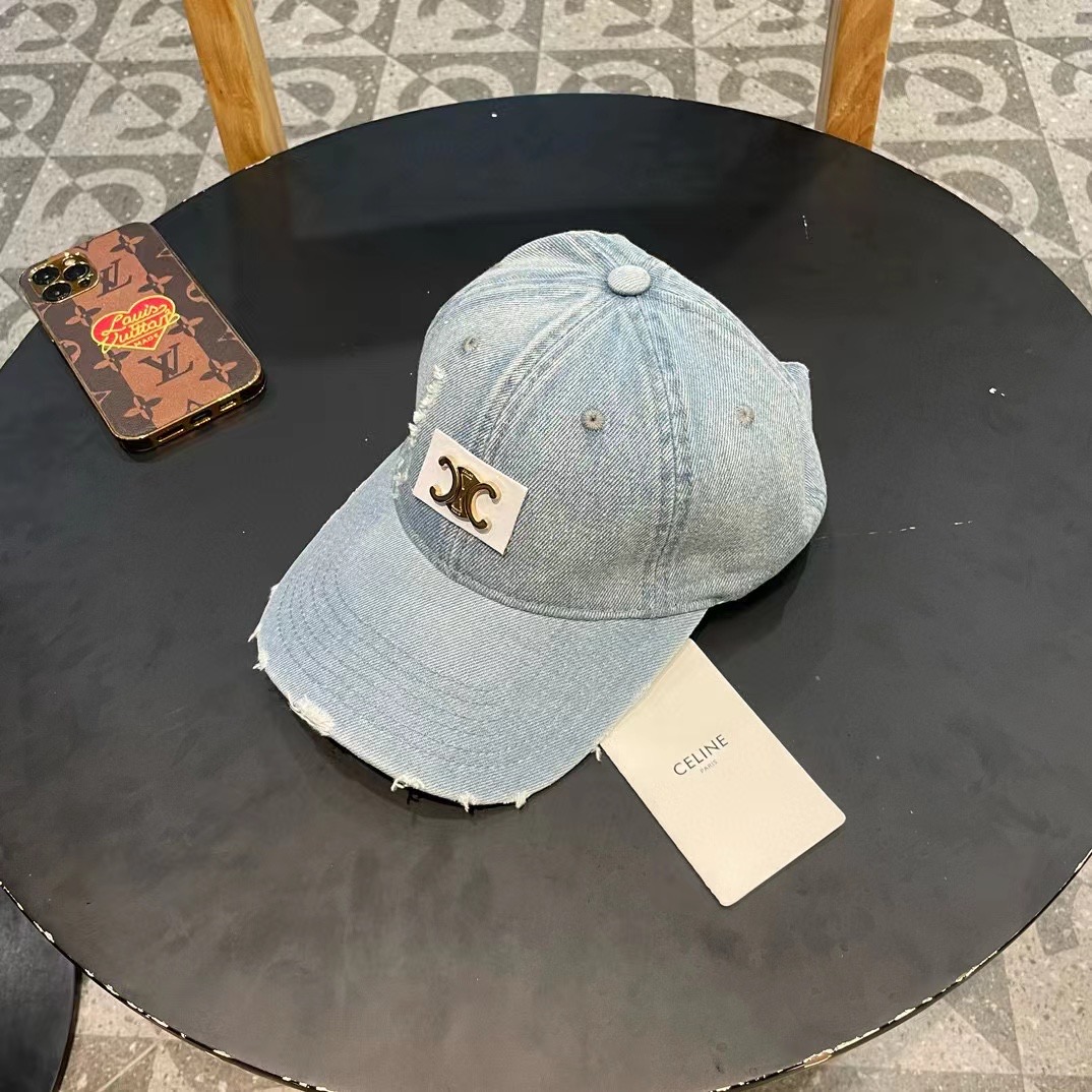   CELINE 塞琳 新款 🆕 棒球帽 🧢 
原单棒球帽 🧢原版1.1复刻 （对比 🆚 市场通货 
l