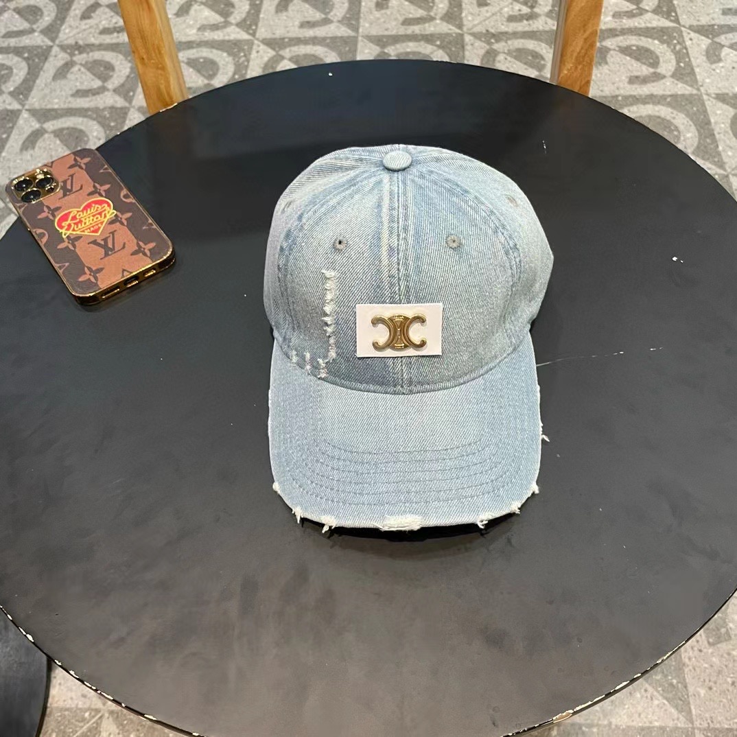   CELINE 塞琳 新款 🆕 棒球帽 🧢 
原单棒球帽 🧢原版1.1复刻 （对比 🆚 市场通货 
l