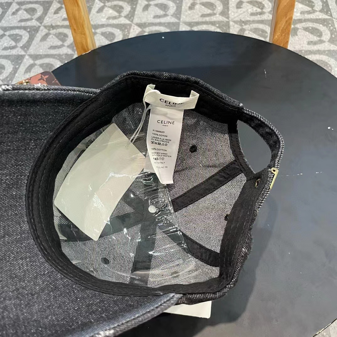   CELINE 塞琳 新款 🆕 棒球帽 🧢 
原单棒球帽 🧢原版1.1复刻 （对比 🆚 市场通货 
l