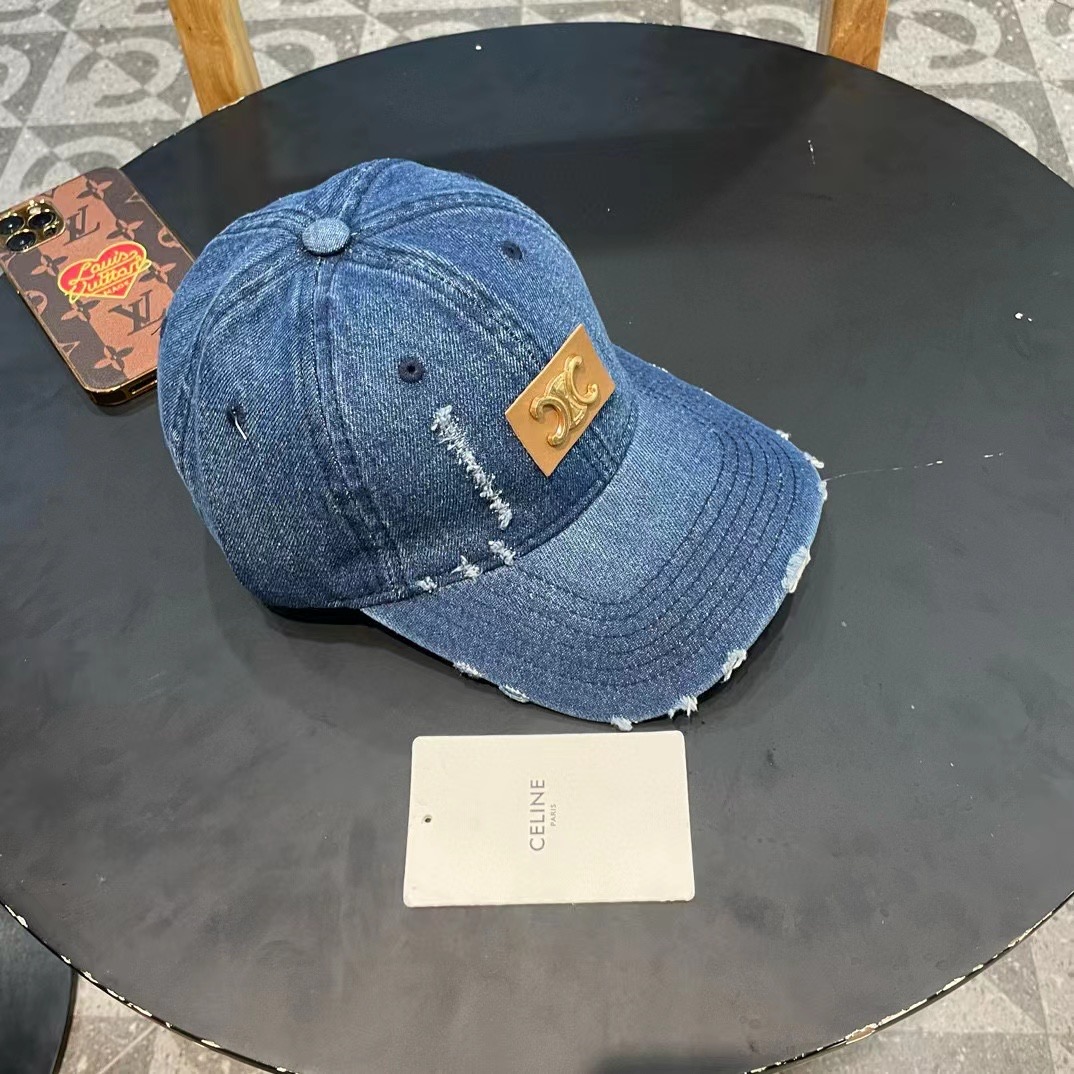   CELINE 塞琳 新款 🆕 棒球帽 🧢 
原单棒球帽 🧢原版1.1复刻 （对比 🆚 市场通货 
l