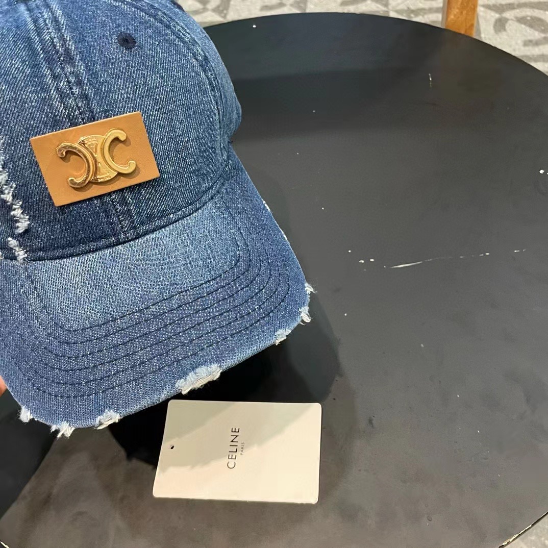   CELINE 塞琳 新款 🆕 棒球帽 🧢 
原单棒球帽 🧢原版1.1复刻 （对比 🆚 市场通货 
l