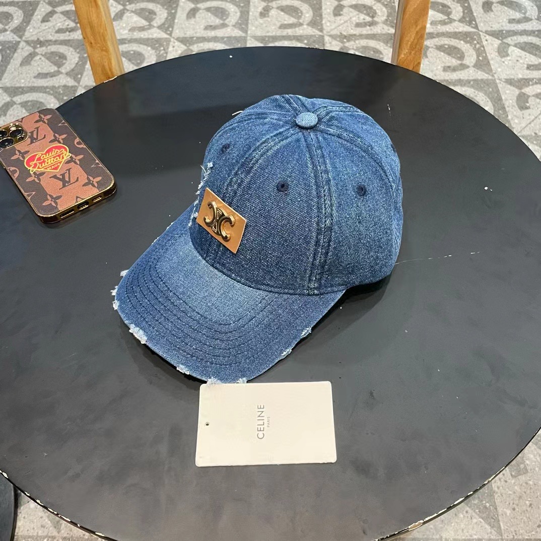   CELINE 塞琳 新款 🆕 棒球帽 🧢 
原单棒球帽 🧢原版1.1复刻 （对比 🆚 市场通货 
l