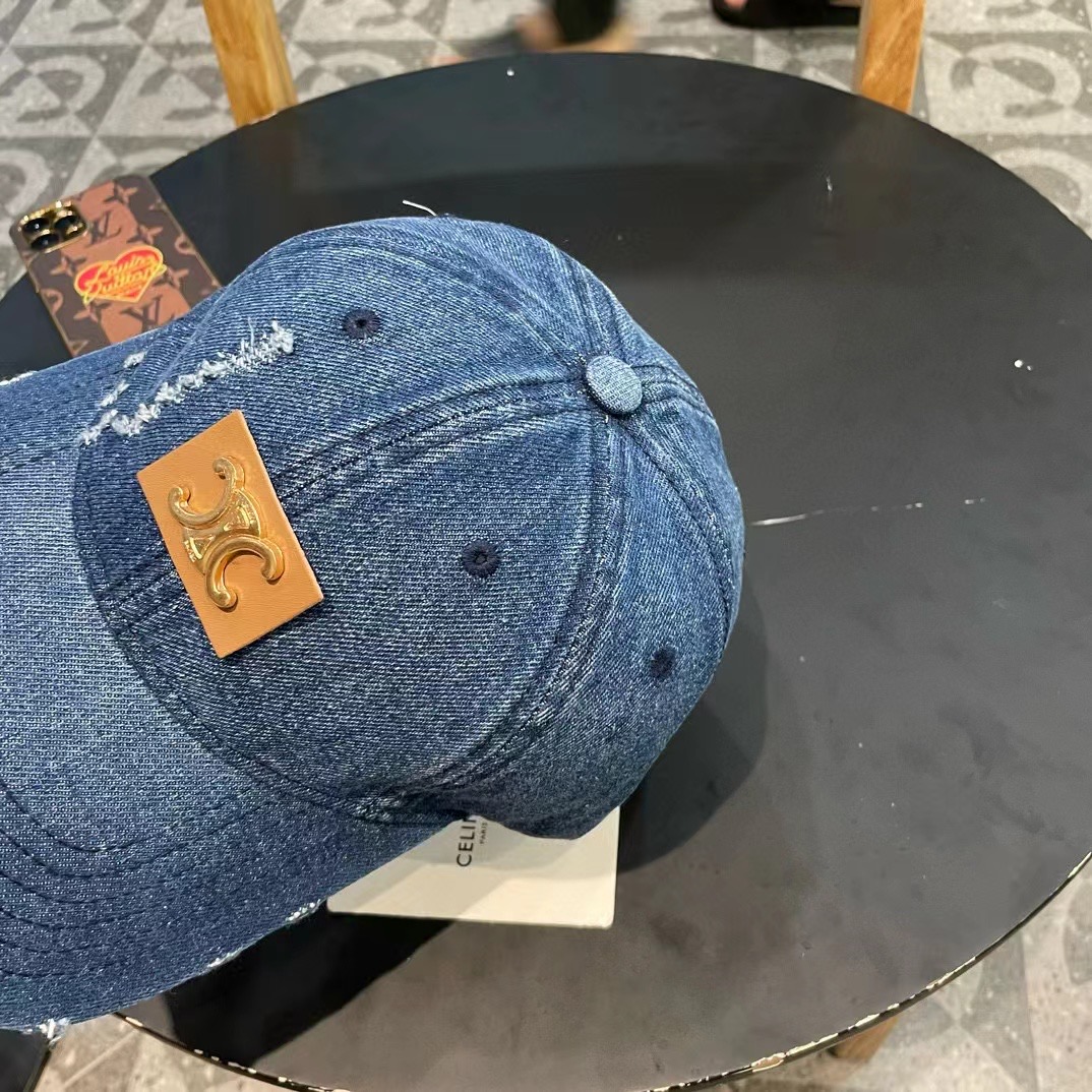   CELINE 塞琳 新款 🆕 棒球帽 🧢 
原单棒球帽 🧢原版1.1复刻 （对比 🆚 市场通货 
l