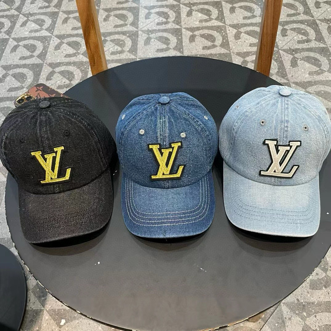    路易威登棒球帽LouisVuitton🧢  
LV牛仔棒球帽，简约大气，经典老花，男女通用