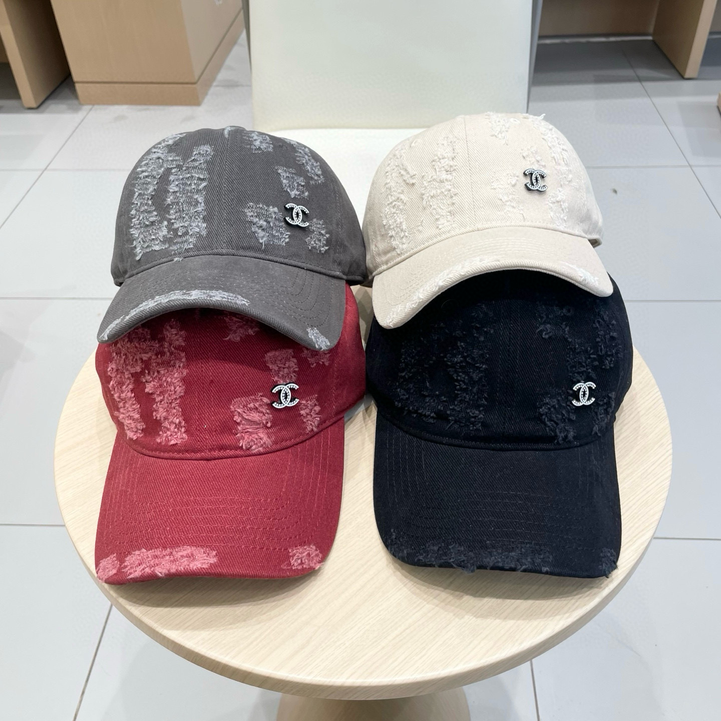  CHANEL香奈儿】新款简约logo棒球帽，新款出货，大牌款超好搭配，赶紧入手！
