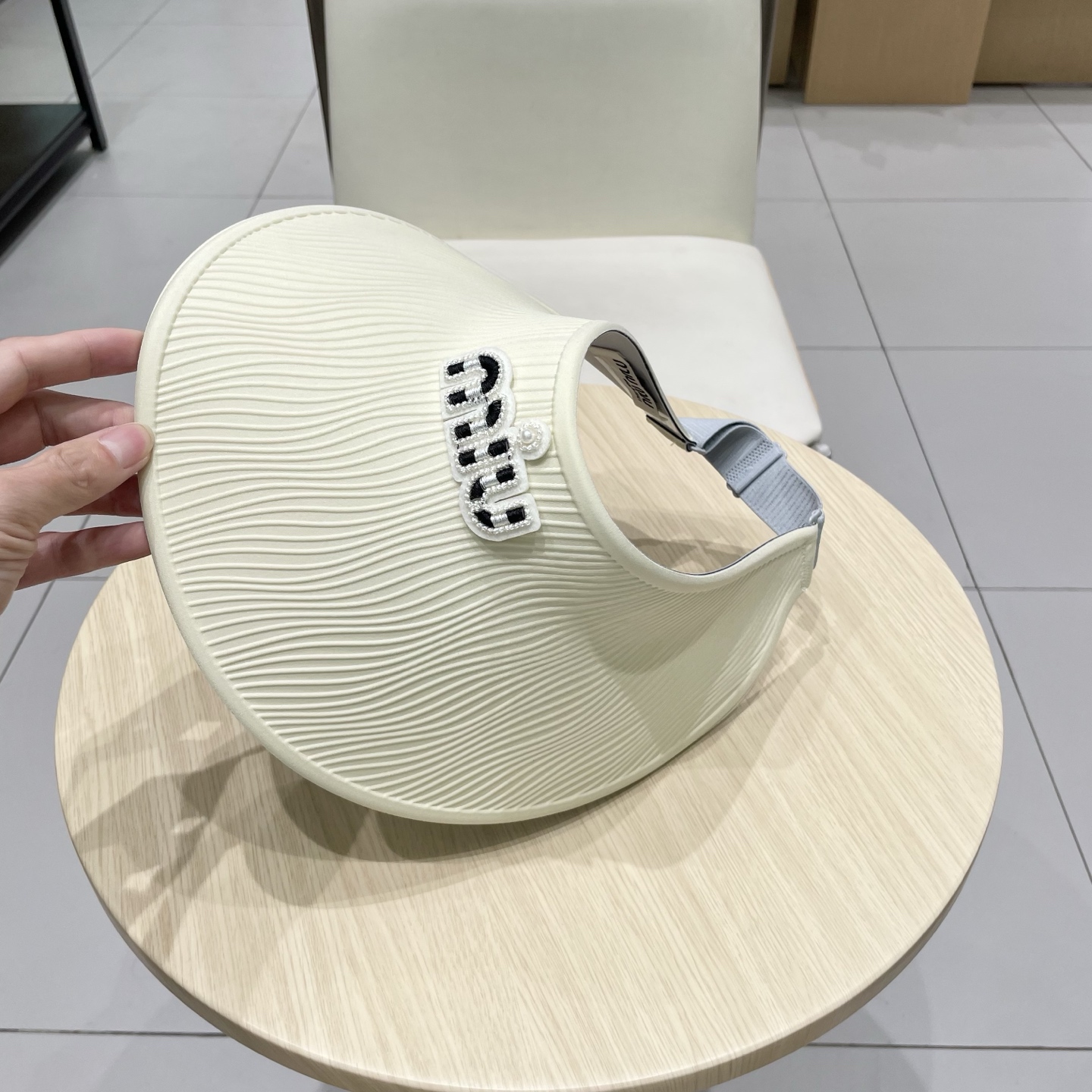  miumiu缪缪科技凉感无痕一体帽女夏季防紫外线空顶帽环绕式遮脸防晒太阳帽