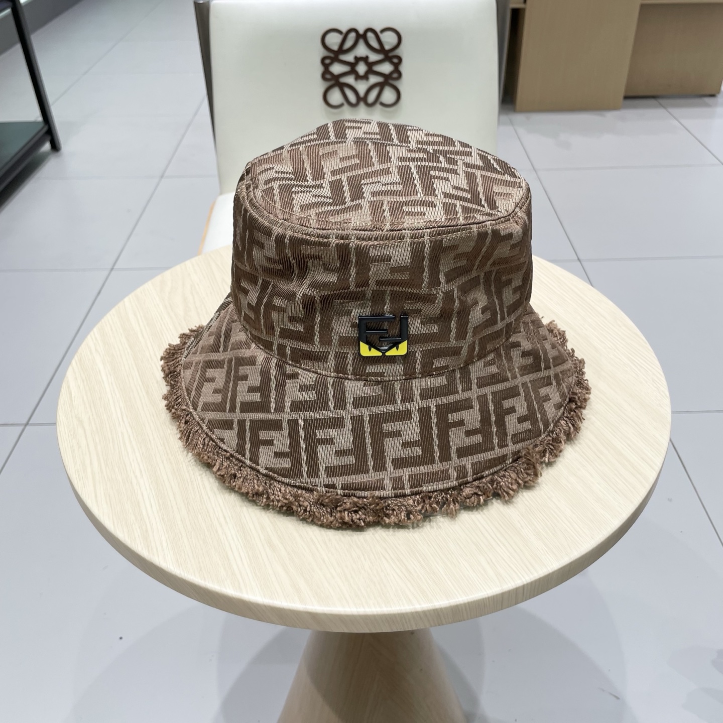 NO:643495,FENDI Fendi presbyopic series bucket hat, classic FF middle-aged item, temperament wear item, quality bar hat, fisherman hat, baseball cap, knitted hat, hat, fendi, fendi, espadrilles, hats19860909FENDI芬迪 老花系列渔夫帽 经典FF中古单品,气质穿搭单品,质量杠杠帽子渔夫帽棒球帽针织帽,帽子,fendi,fendi,espadrilles,hats,hat