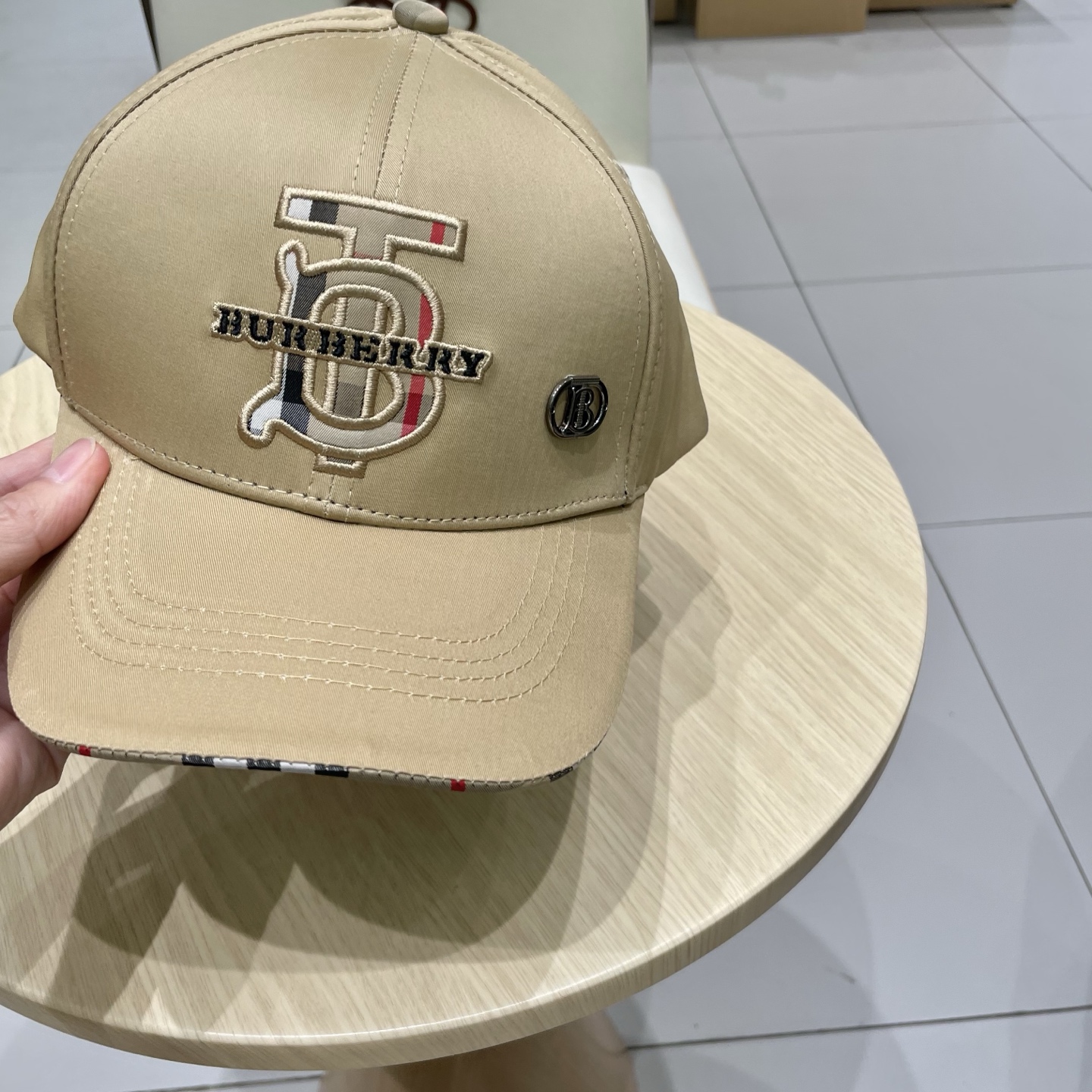  Burberry巴宝莉专柜新款棒球帽，细节做工都很精致超舒服！百搭款市场最好版本