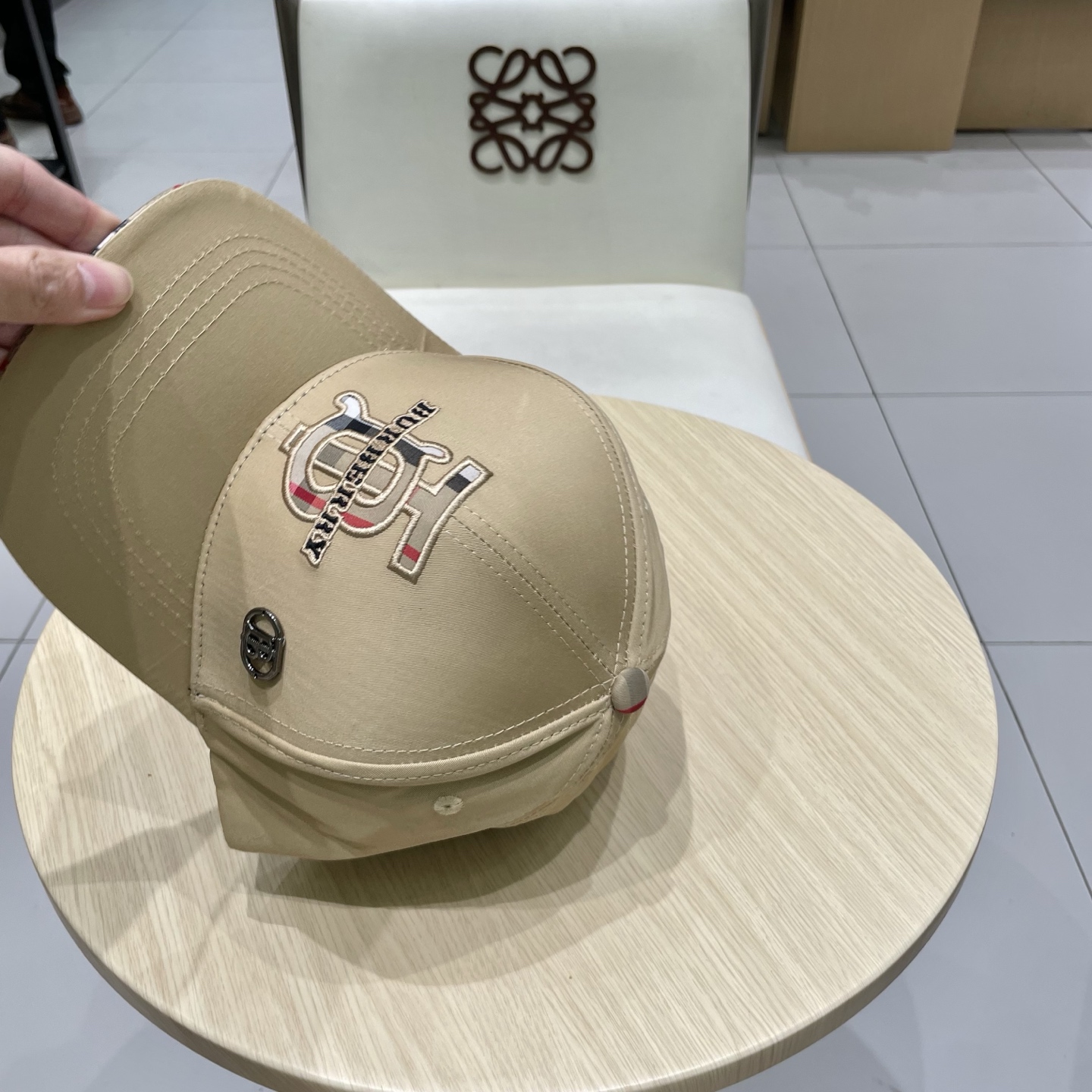  Burberry巴宝莉专柜新款棒球帽，细节做工都很精致超舒服！百搭款市场最好版本