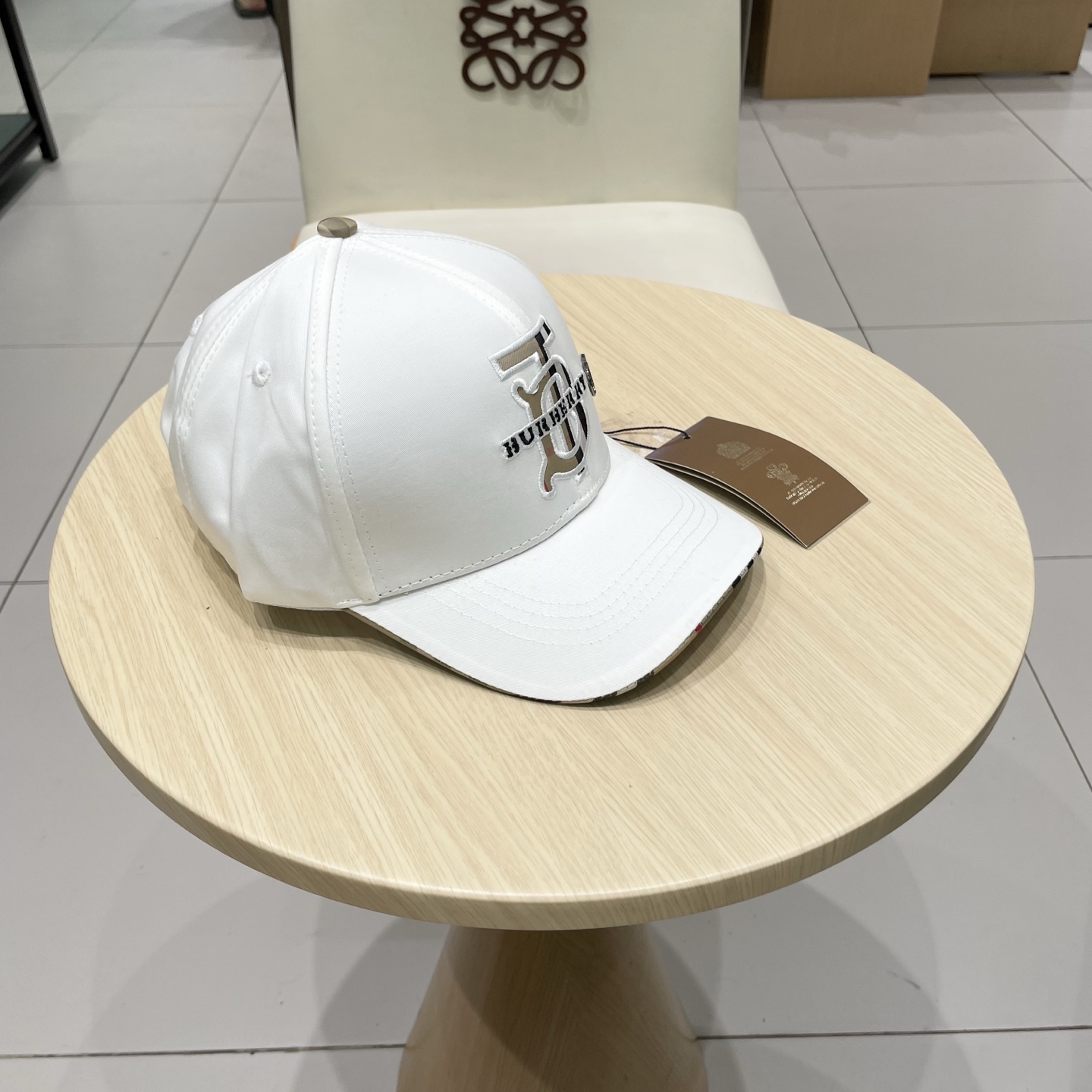  Burberry巴宝莉专柜新款棒球帽，细节做工都很精致超舒服！百搭款市场最好版本
