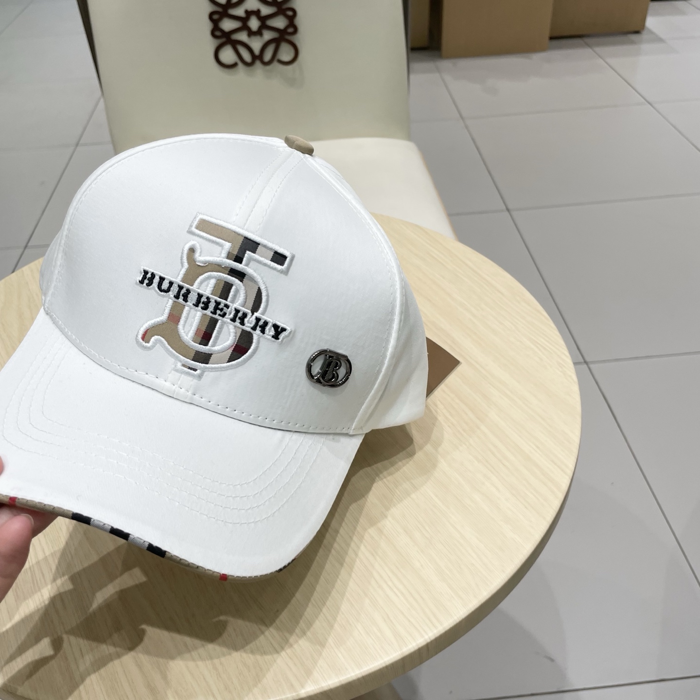  Burberry巴宝莉专柜新款棒球帽，细节做工都很精致超舒服！百搭款市场最好版本