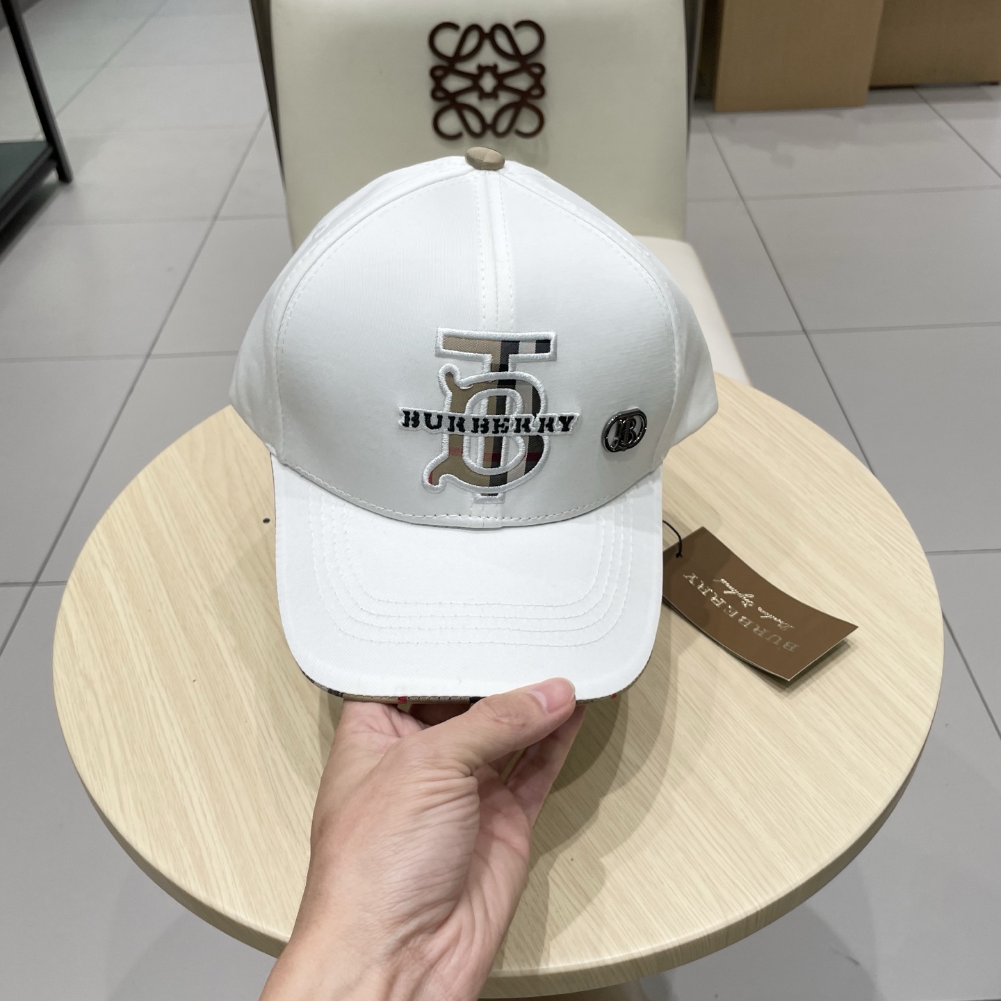  Burberry巴宝莉专柜新款棒球帽，细节做工都很精致超舒服！百搭款市场最好版本