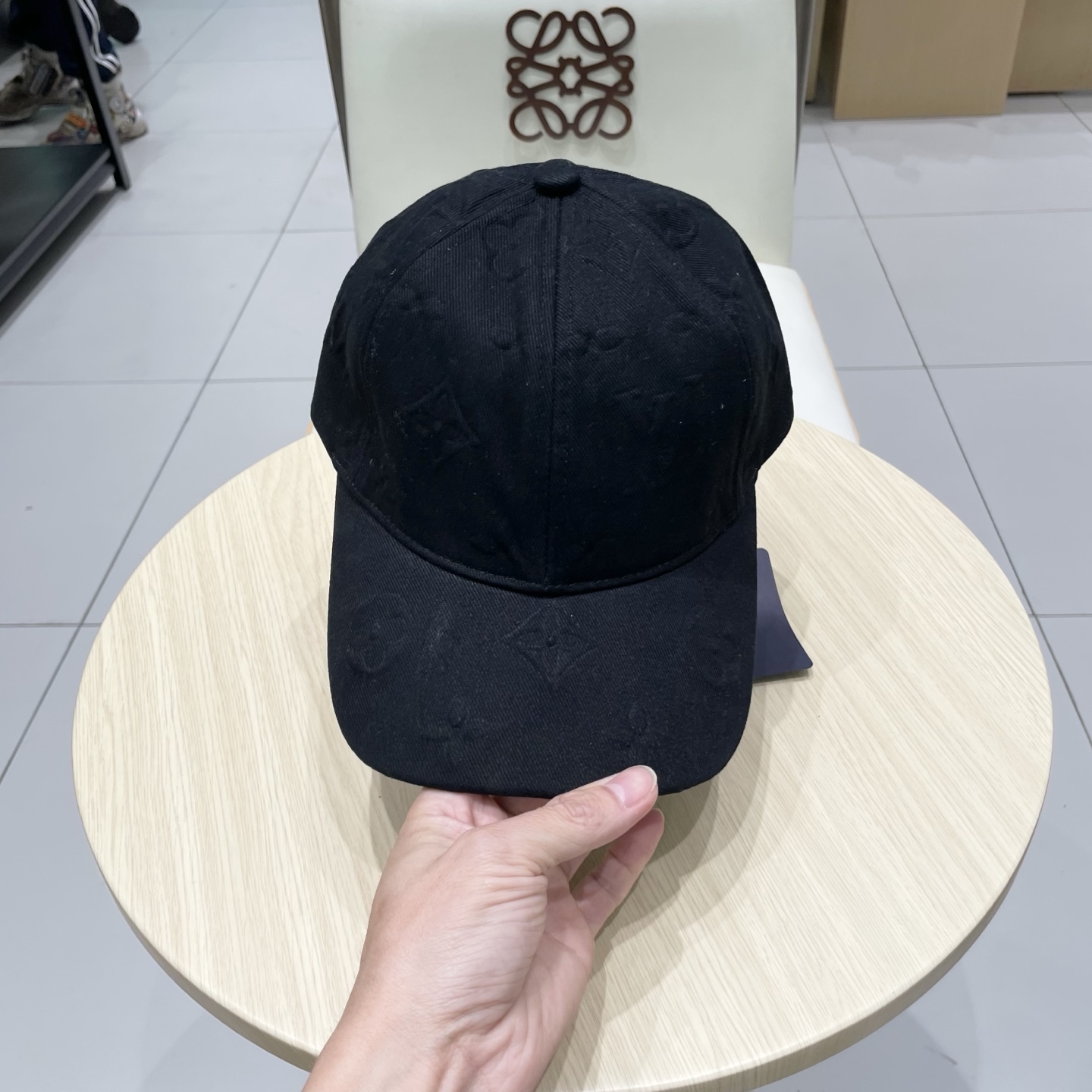 LV路易威登官网同步高版本 新款压花牛仔棒球帽🧢
火爆技术升级，洗水牛仔风街头风十足
更符合现在时尚小哥