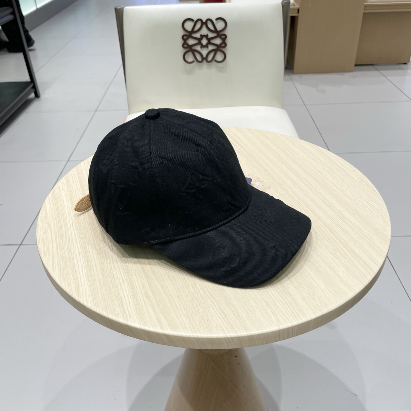 LV路易威登官网同步高版本 新款压花牛仔棒球帽🧢
火爆技术升级，洗水牛仔风街头风十足
更符合现在时尚小哥
