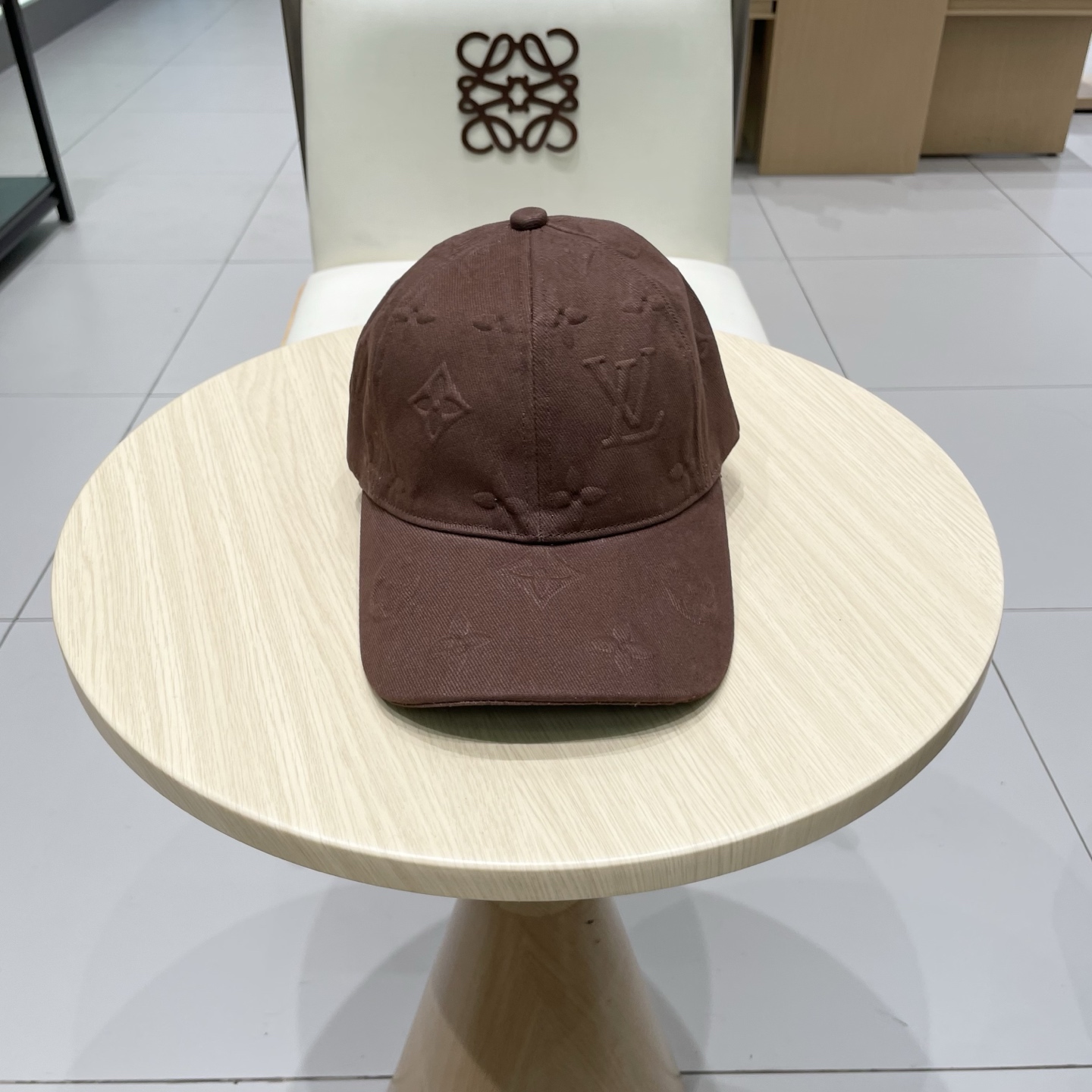 LV路易威登官网同步高版本 新款压花牛仔棒球帽🧢
火爆技术升级，洗水牛仔风街头风十足
更符合现在时尚小哥