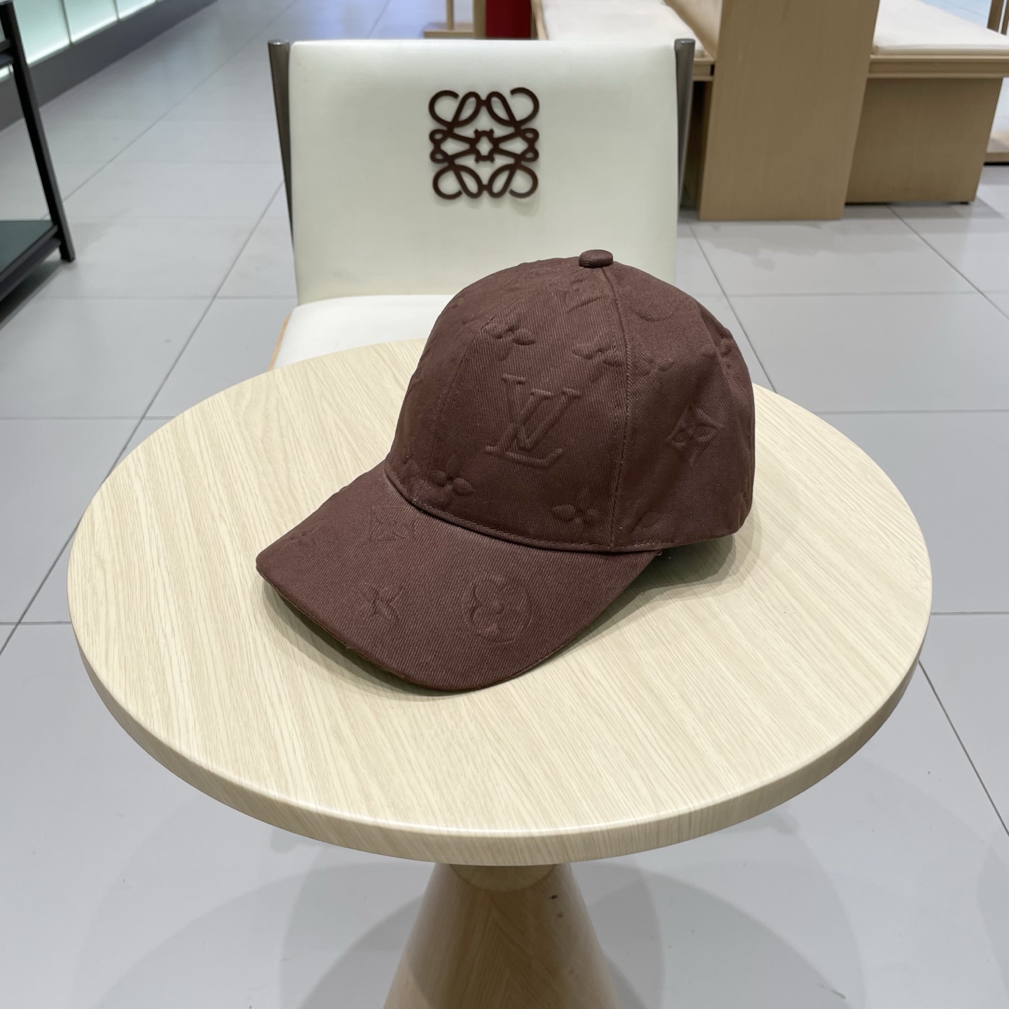 LV路易威登官网同步高版本 新款压花牛仔棒球帽🧢
火爆技术升级，洗水牛仔风街头风十足
更符合现在时尚小哥
