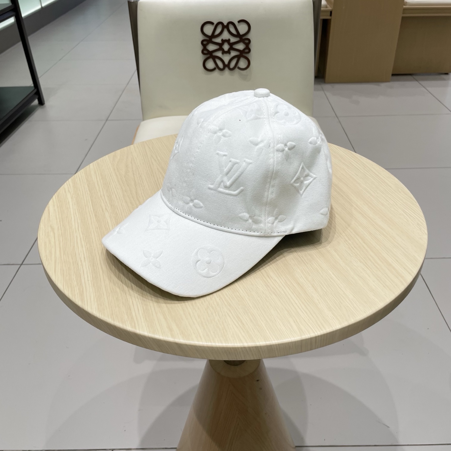 LV路易威登官网同步高版本 新款压花牛仔棒球帽🧢
火爆技术升级，洗水牛仔风街头风十足
更符合现在时尚小哥