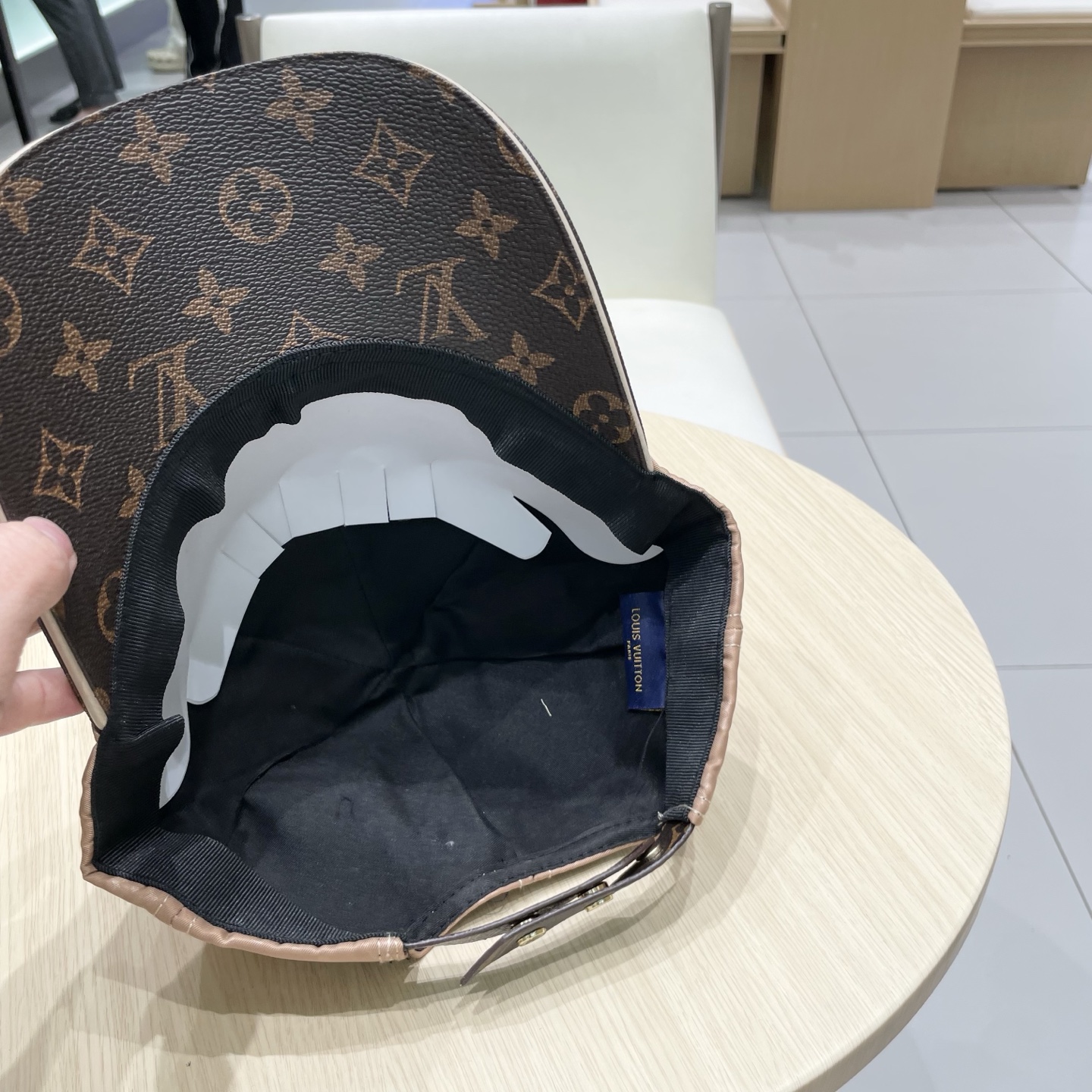  LV路易威登棒球帽  轻盈透气。完美版型，独家实物拍摄，男女适用