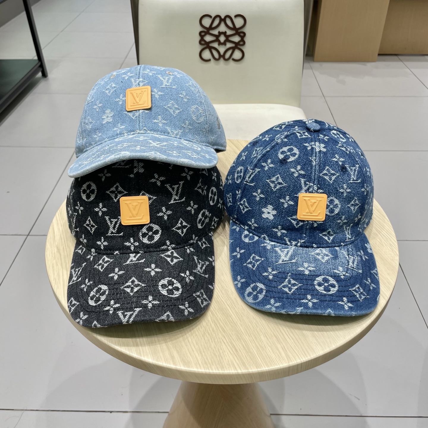  🧢LV路易威登🧢 高字母棒球帽，非常经典的经典，流行的复古美，四季可用，出门必备，非常显脸小