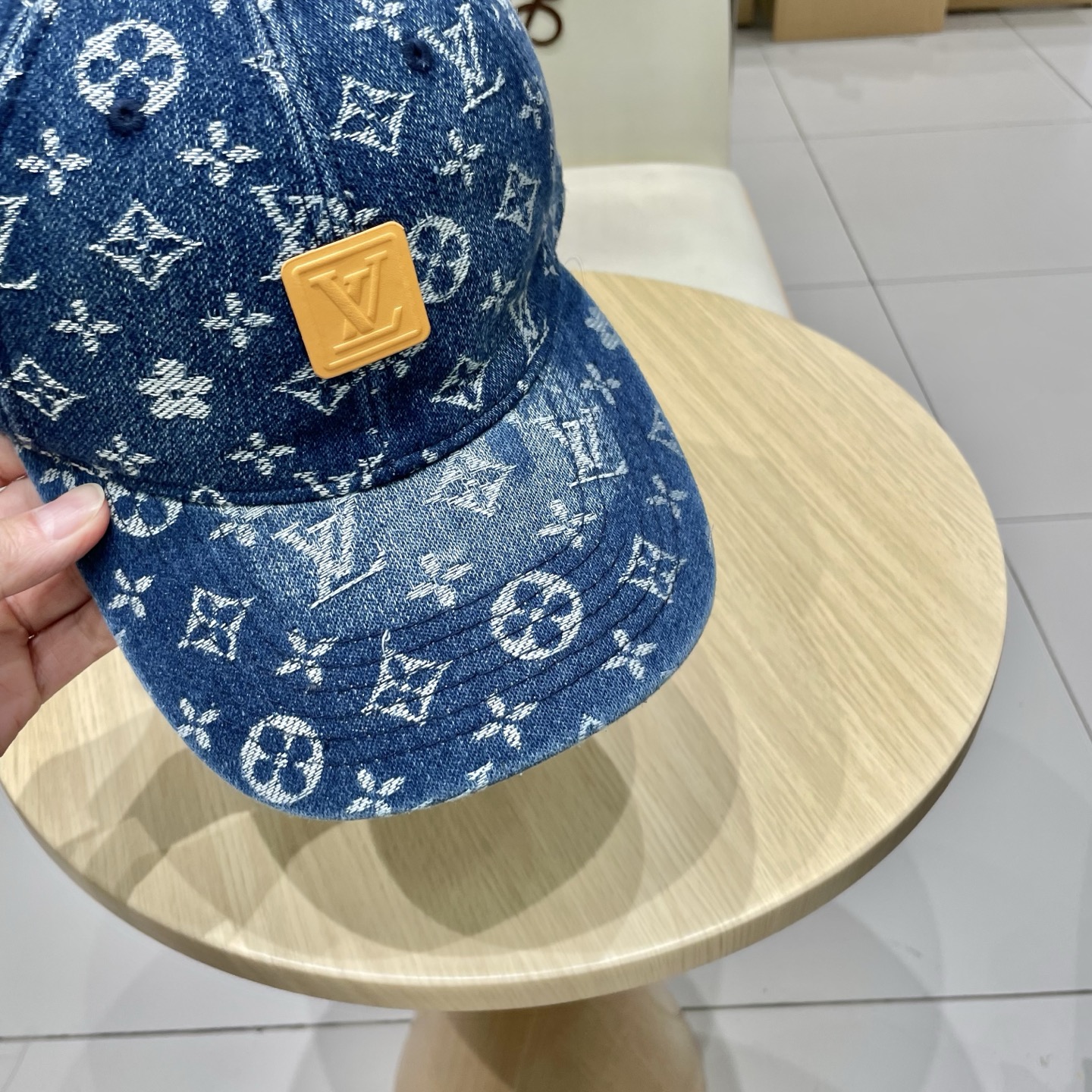  🧢LV路易威登🧢 高字母棒球帽，非常经典的经典，流行的复古美，四季可用，出门必备，非常显脸小