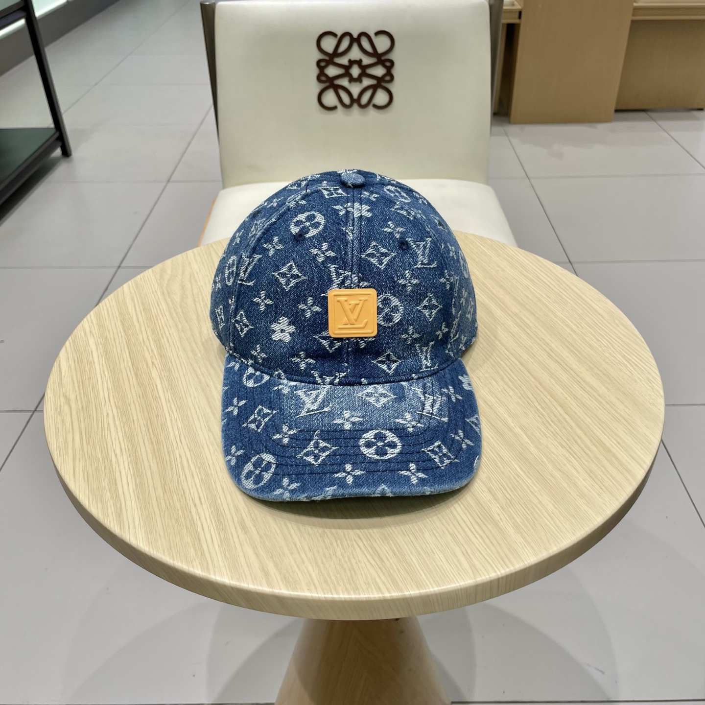  🧢LV路易威登🧢 高字母棒球帽，非常经典的经典，流行的复古美，四季可用，出门必备，非常显脸小