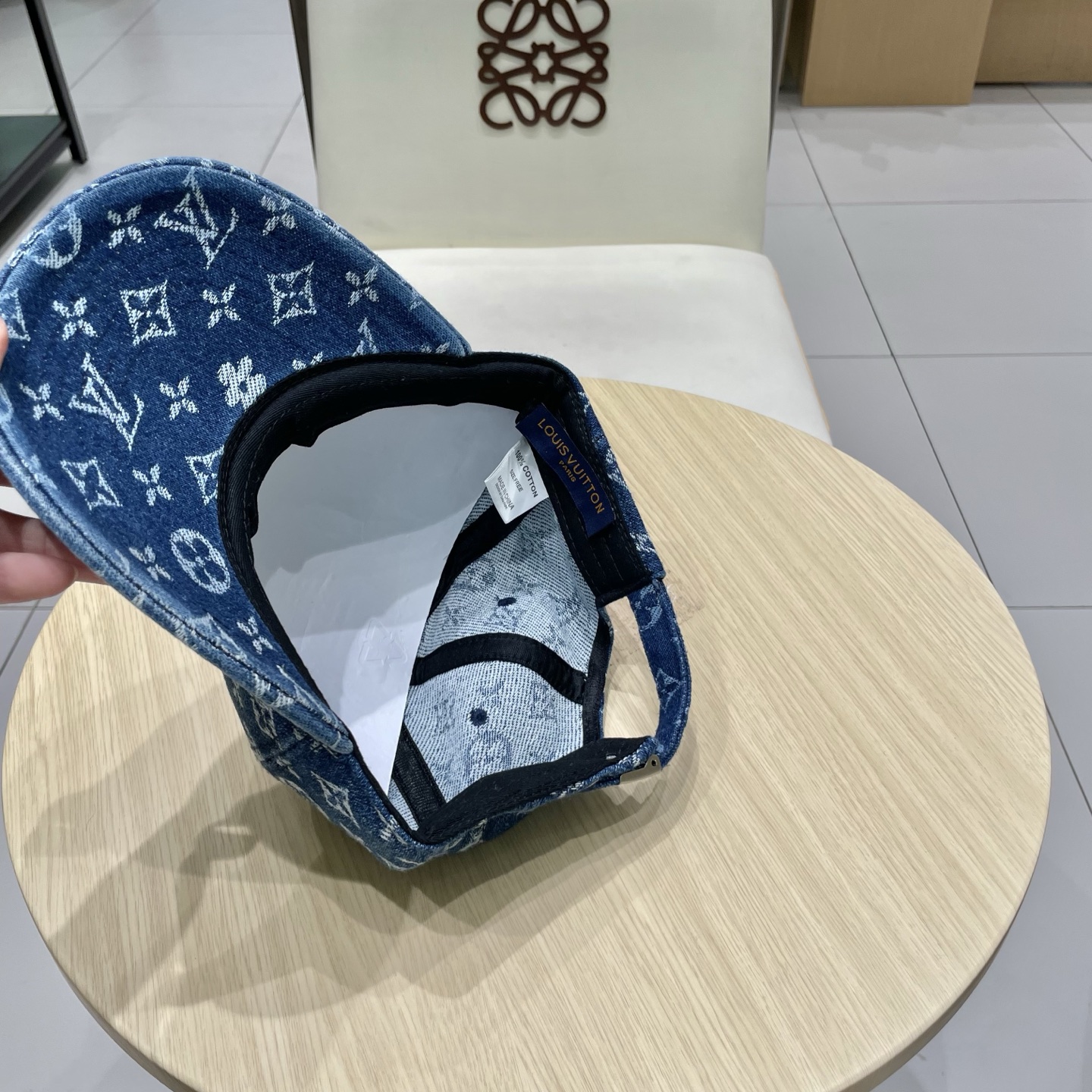  🧢LV路易威登🧢 高字母棒球帽，非常经典的经典，流行的复古美，四季可用，出门必备，非常显脸小