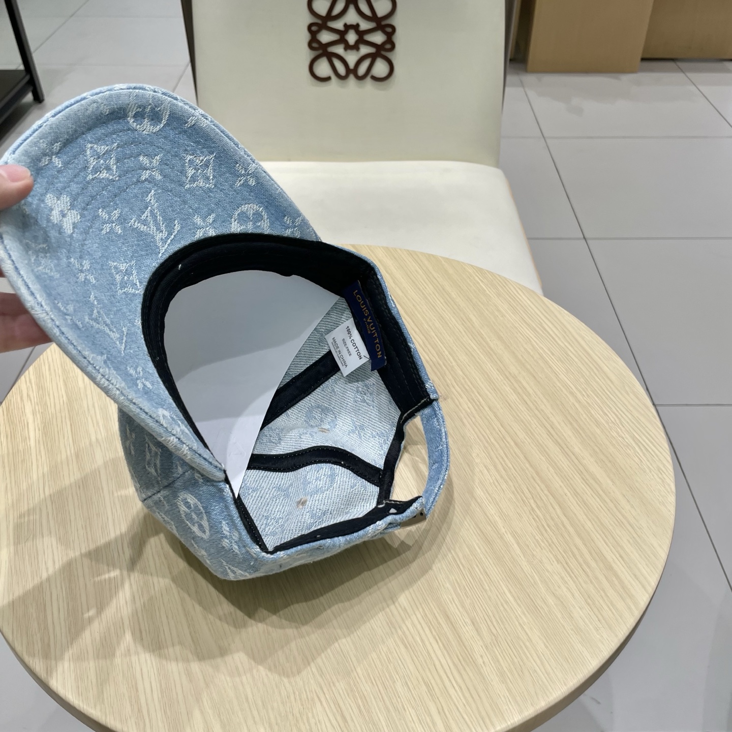  🧢LV路易威登🧢 高字母棒球帽，非常经典的经典，流行的复古美，四季可用，出门必备，非常显脸小