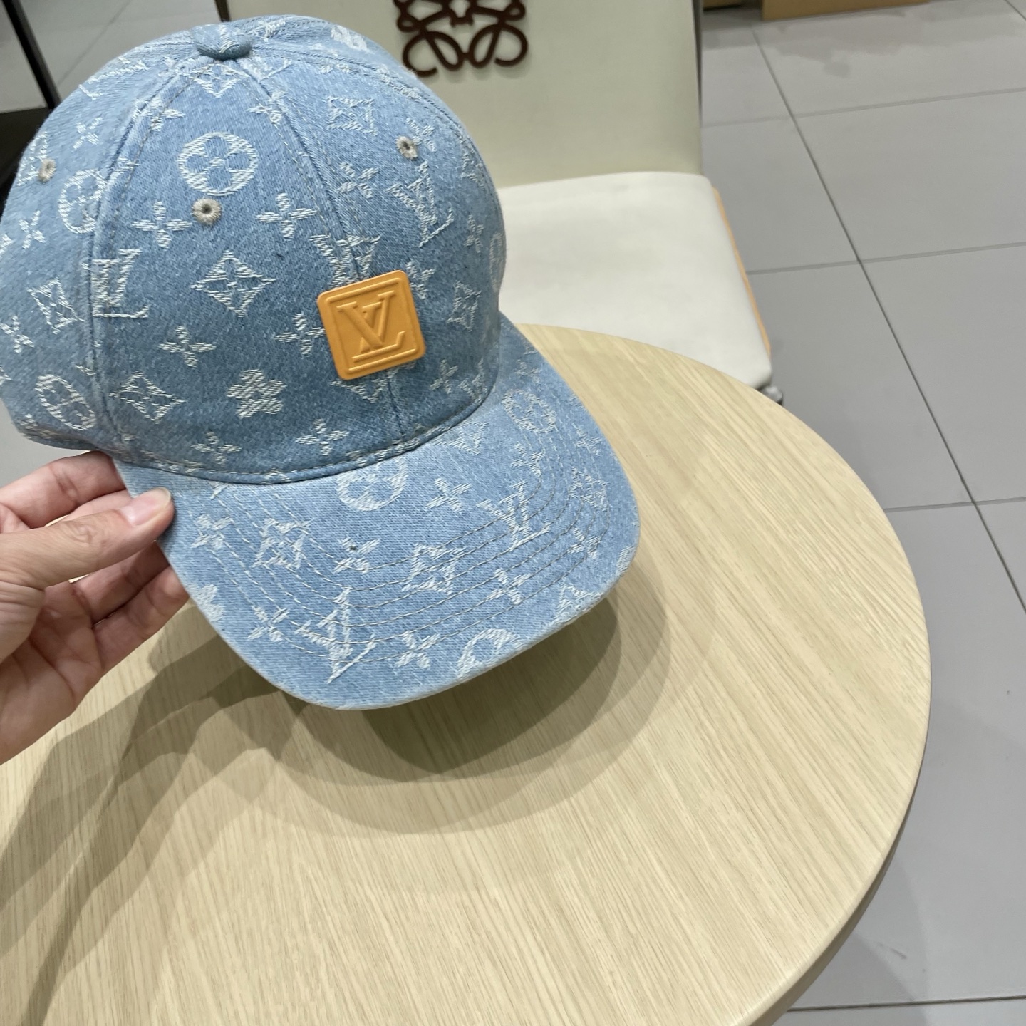  🧢LV路易威登🧢 高字母棒球帽，非常经典的经典，流行的复古美，四季可用，出门必备，非常显脸小