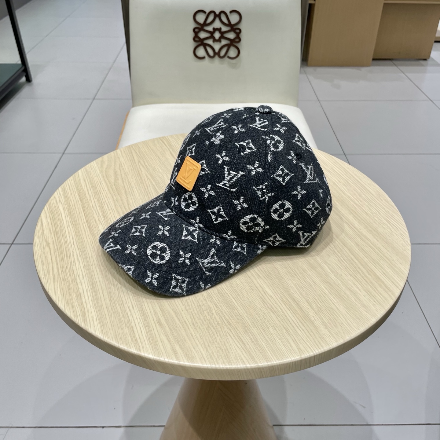  🧢LV路易威登🧢 高字母棒球帽，非常经典的经典，流行的复古美，四季可用，出门必备，非常显脸小