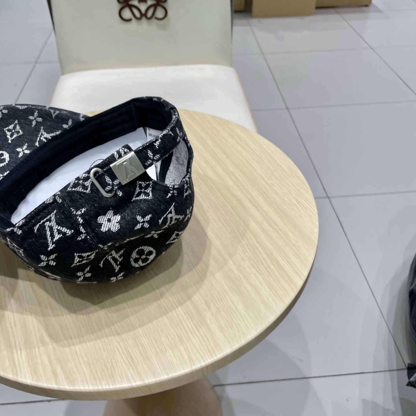  🧢LV路易威登🧢 高字母棒球帽，非常经典的经典，流行的复古美，四季可用，出门必备，非常显脸小