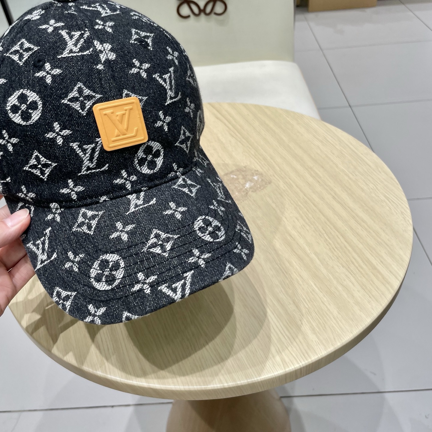  🧢LV路易威登🧢 高字母棒球帽，非常经典的经典，流行的复古美，四季可用，出门必备，非常显脸小