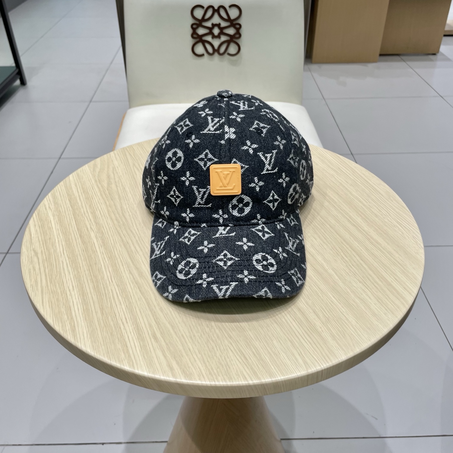  🧢LV路易威登🧢 高字母棒球帽，非常经典的经典，流行的复古美，四季可用，出门必备，非常显脸小