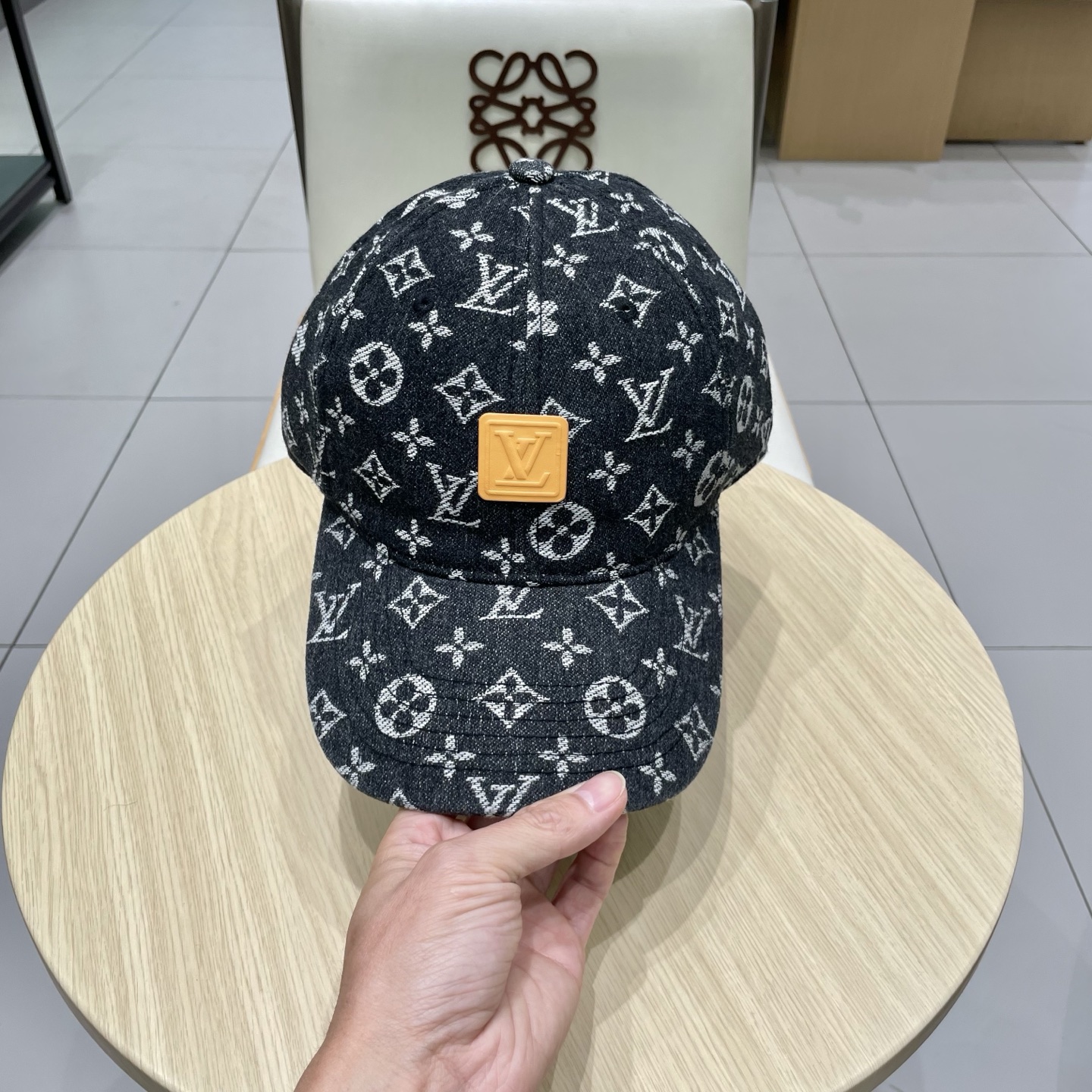  🧢LV路易威登🧢 高字母棒球帽，非常经典的经典，流行的复古美，四季可用，出门必备，非常显脸小