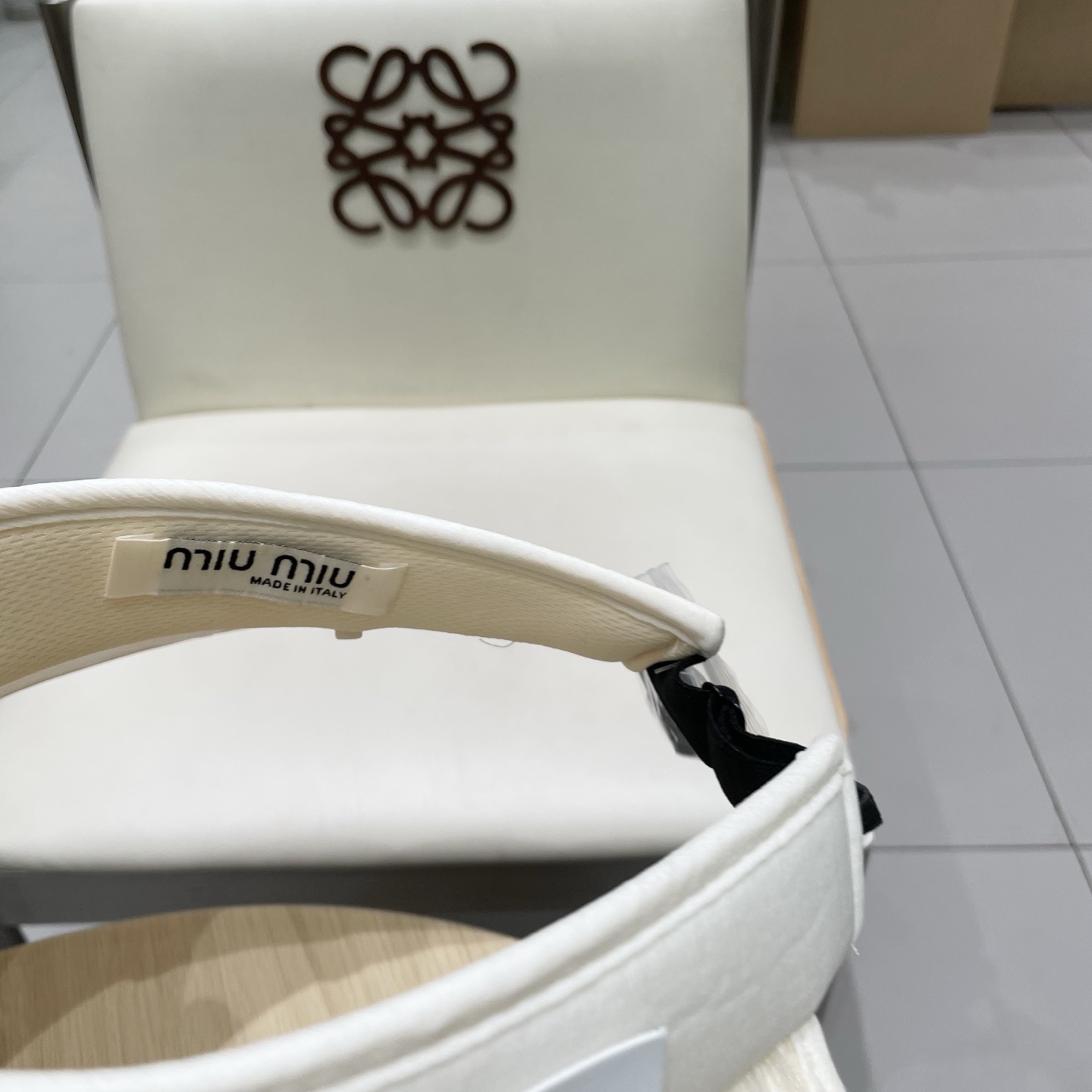  缪缪miumiu2025新款女夏季闪亮水钻空顶遮阳帽百搭优雅出游发箍帽防紫外线帽